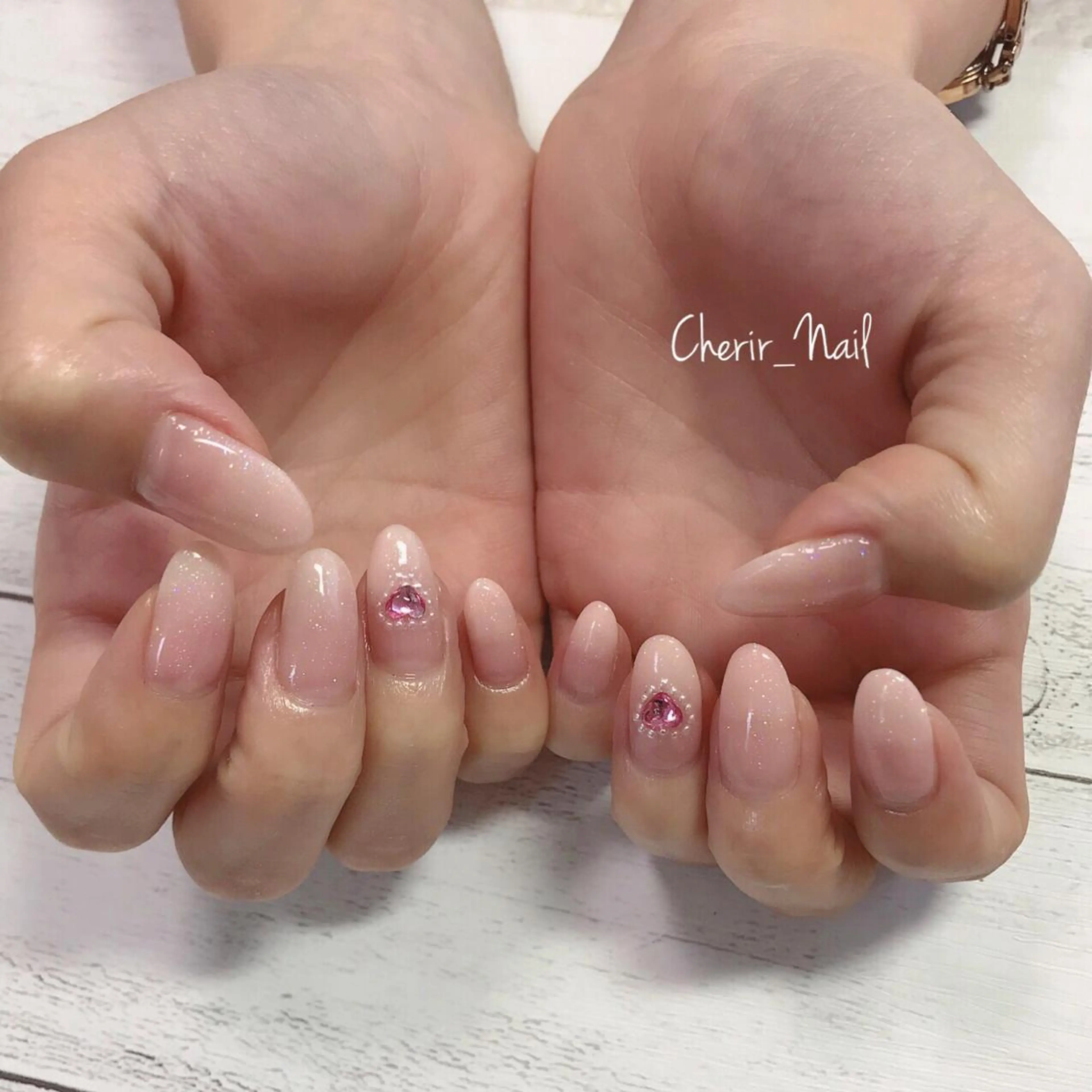 ネイル オーロラネイル ハート キラキラネイル ラメ(グリッター) ピンク Cherirnail kaoriのネイルデザイン