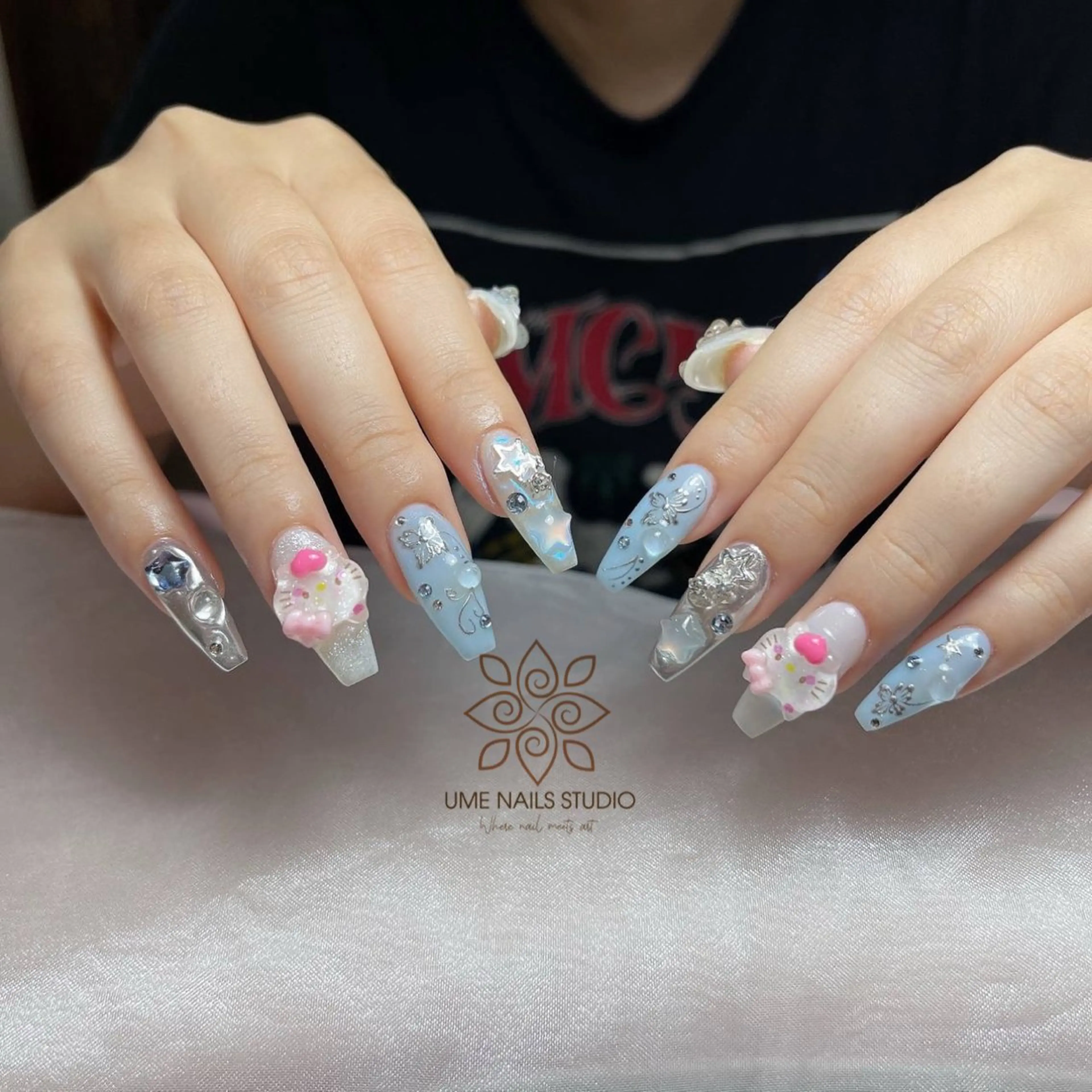 ネイル チークネイル クリアネイル ガーリー キラキラネイル 韓国ネイル ハンドネイル Ume Nail Studioのネイルデザイン