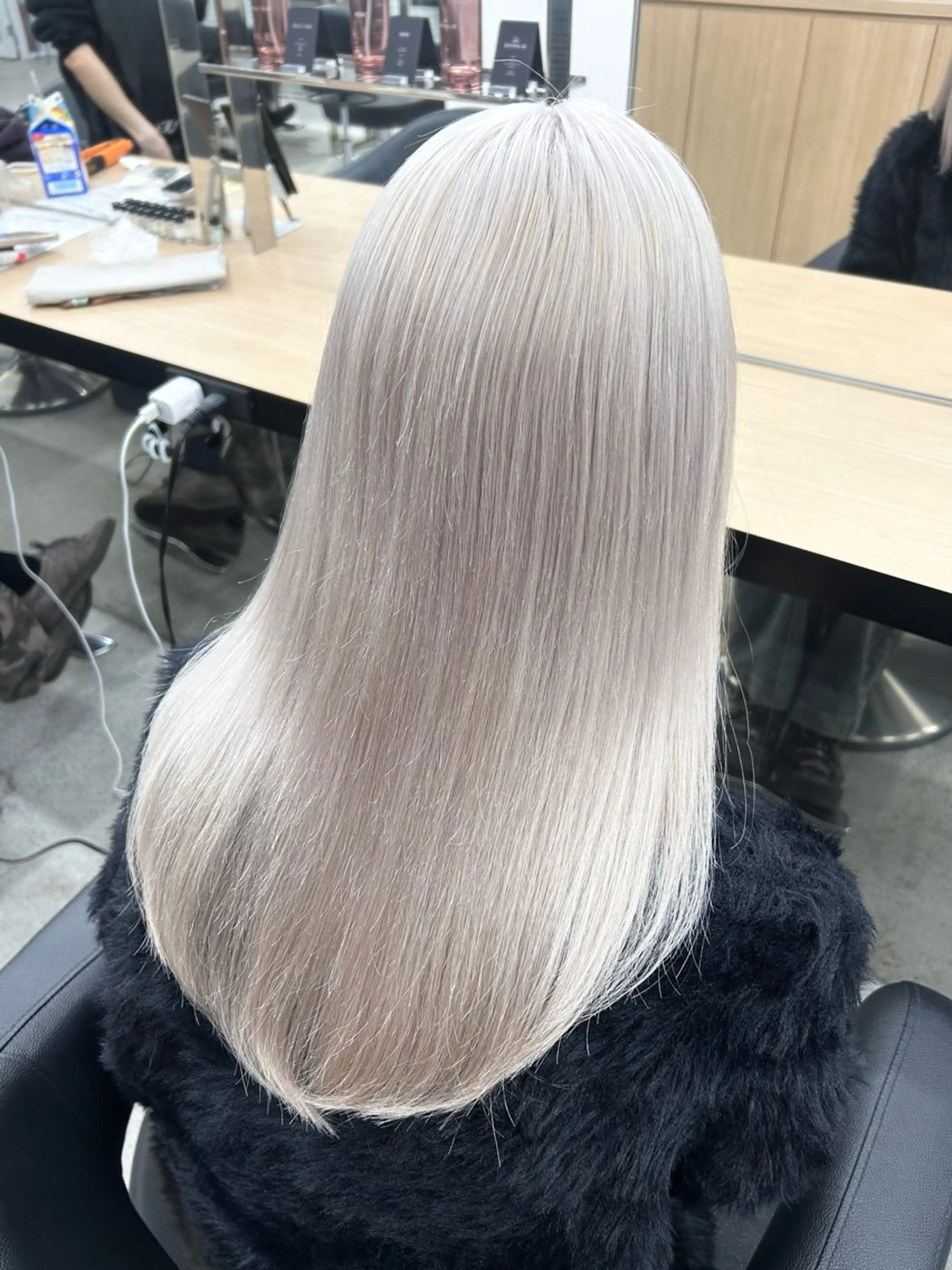 ロング カラー ヘアカラー トリートメント 透明感ハイトーン/ ベージュ/りくとのヘアスタイル