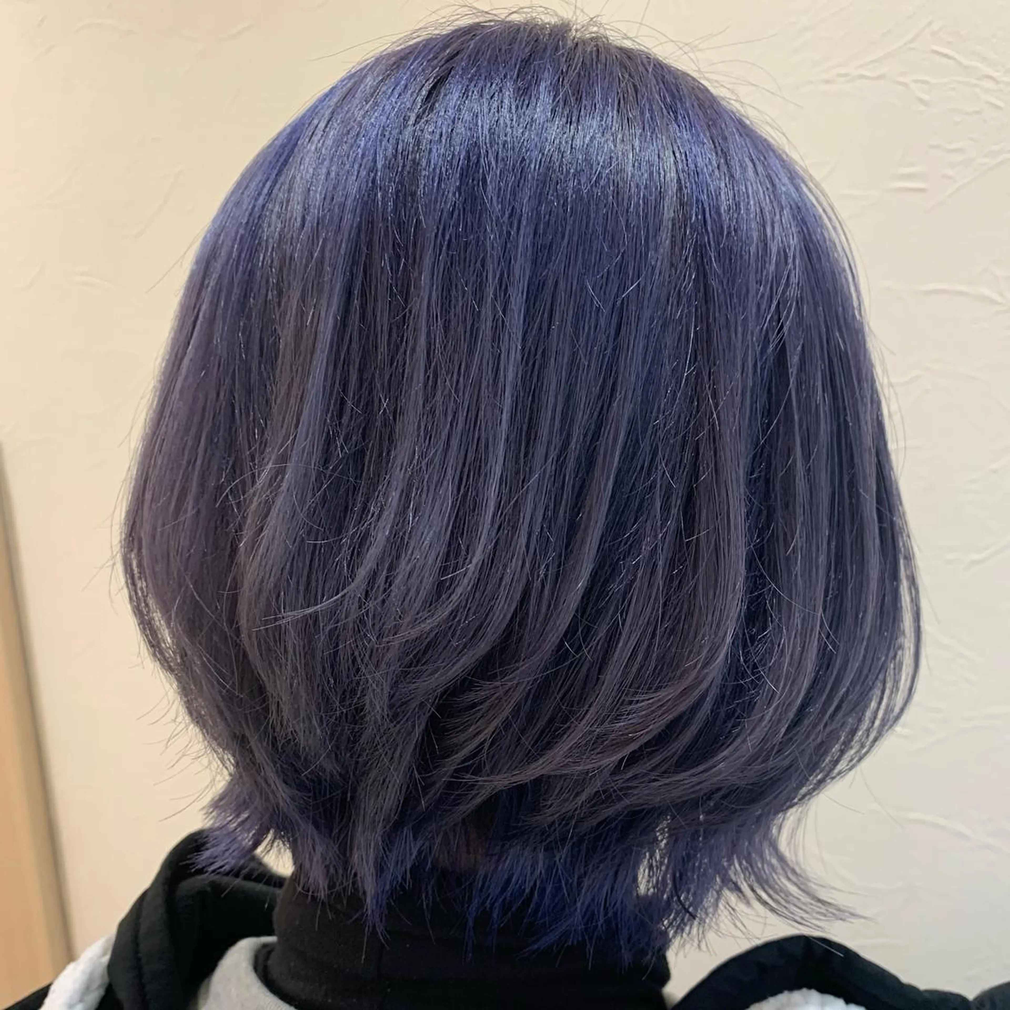 ショート カラー ヘアカラー トリートメント 店長ハイトーンカラー 柞山史奈のヘアスタイル