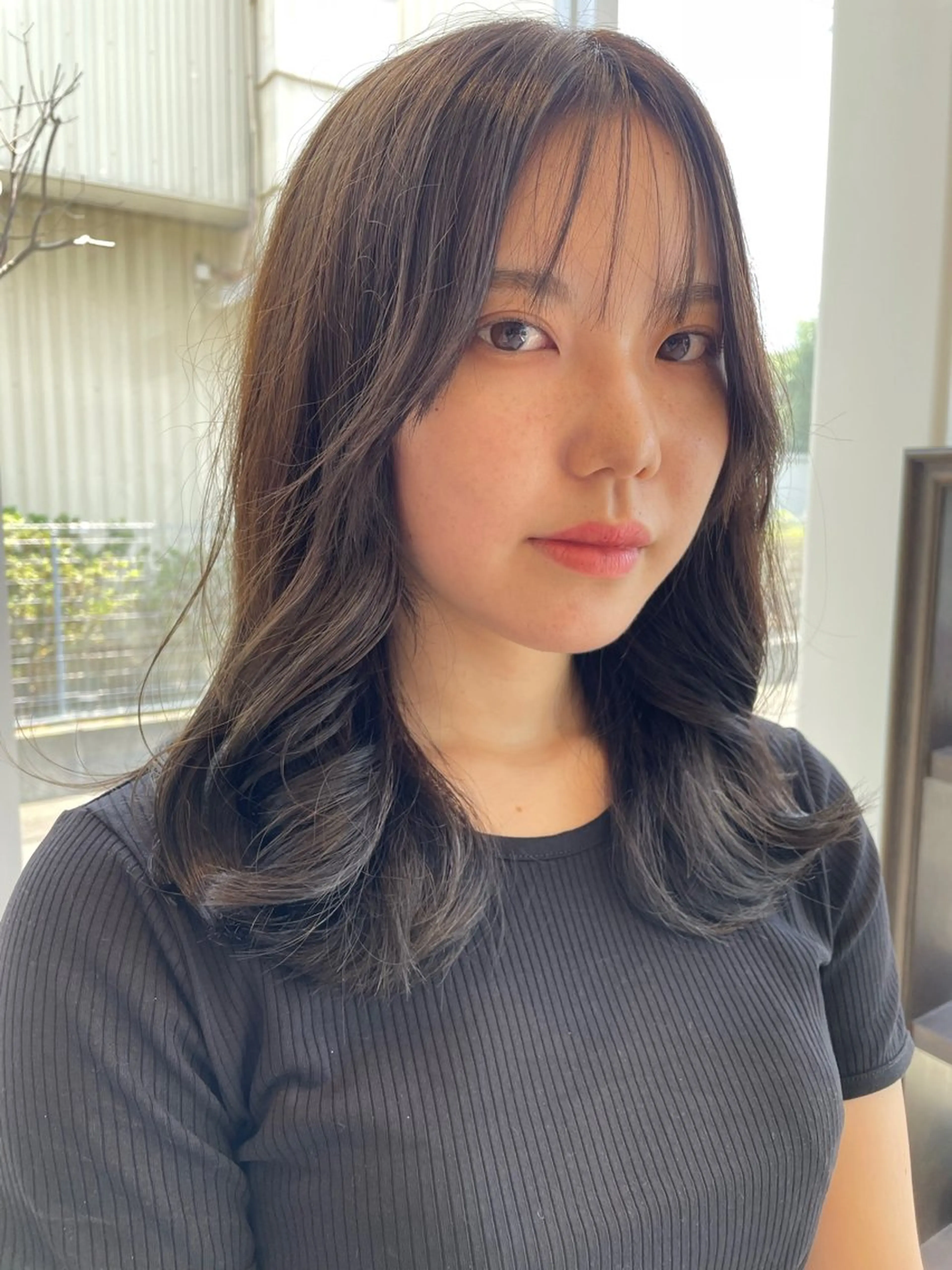 ミディアム 松永 果菜のヘアスタイル