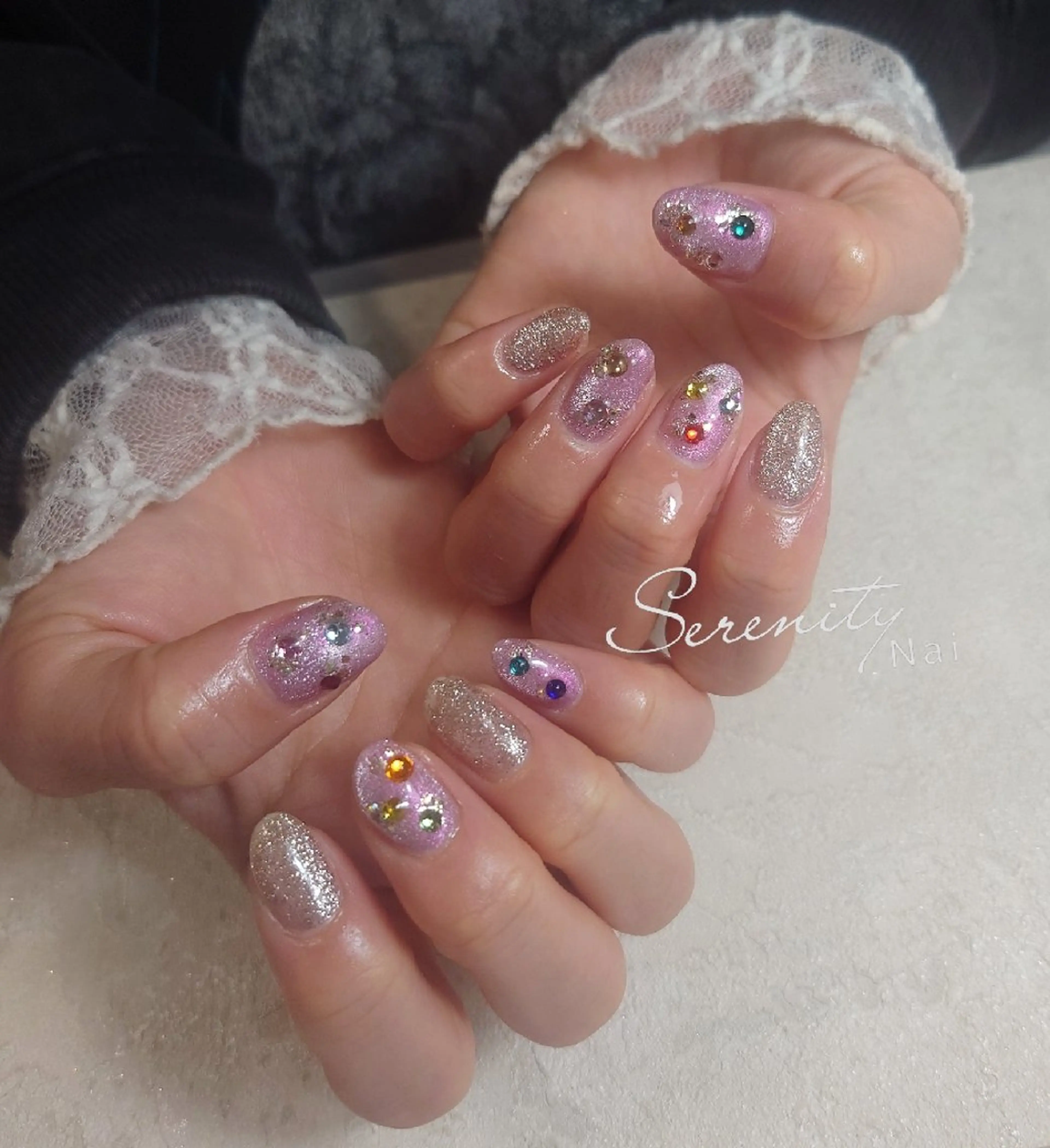 ネイル ストーンネイル nail  serenityのネイルデザイン