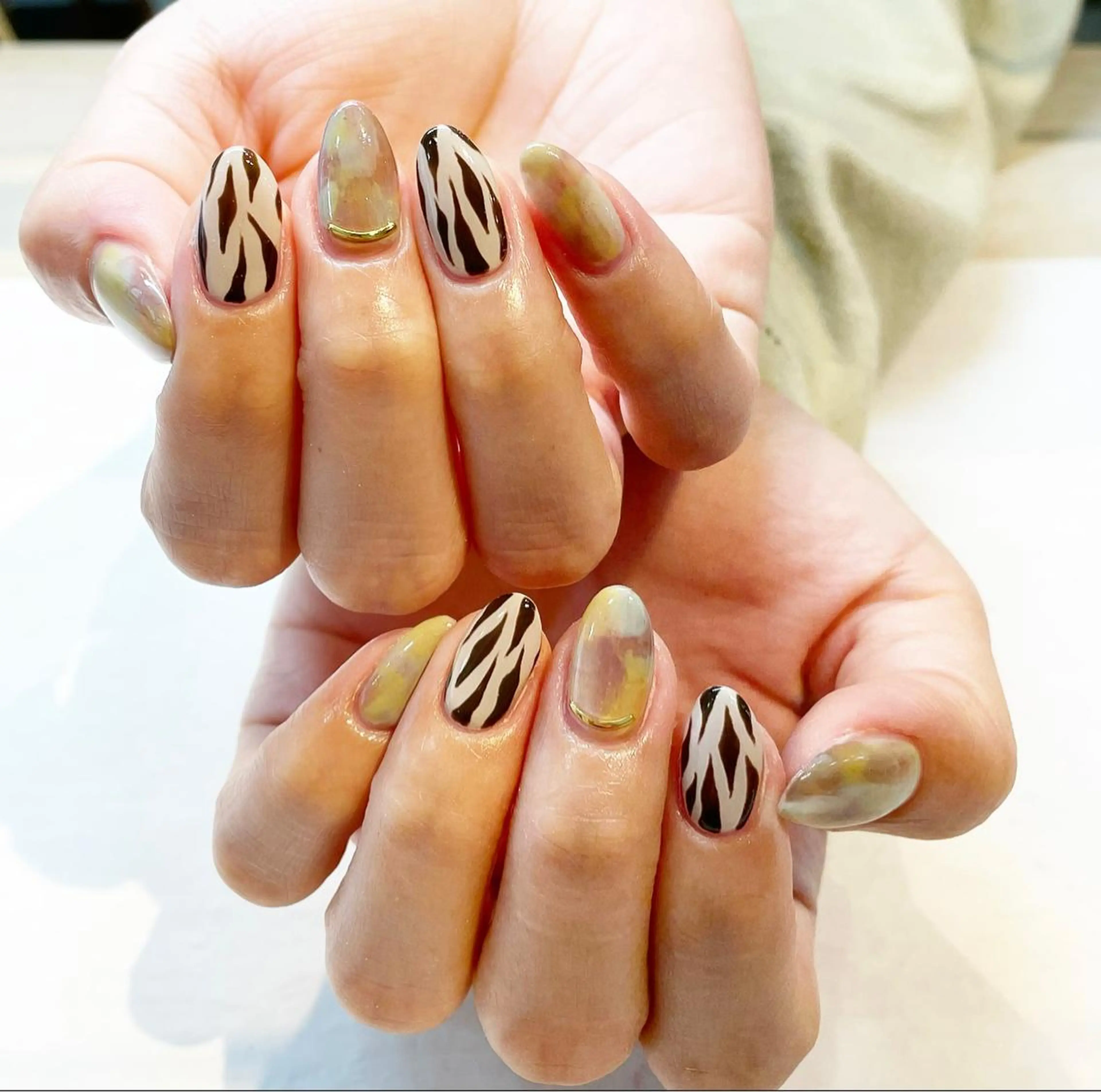 ネイル ハンドネイル 鈴木 華乃のネイルデザイン