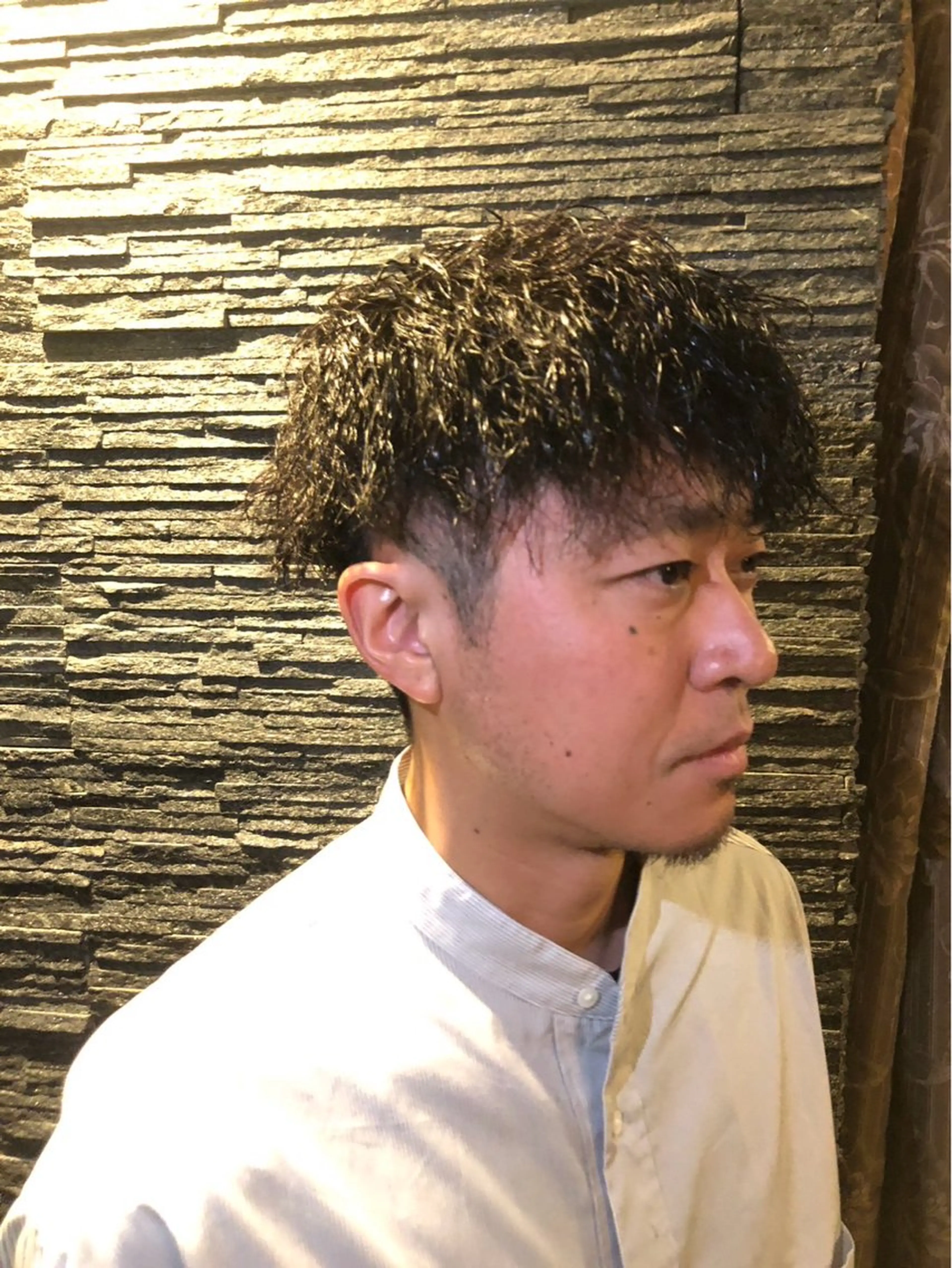 ミディアム ミディアムパーマ ツイストパーマ ヒロ銀座バーバーショップ東京駅丸の内店所属・對馬 虎太郎のヘアスタイル