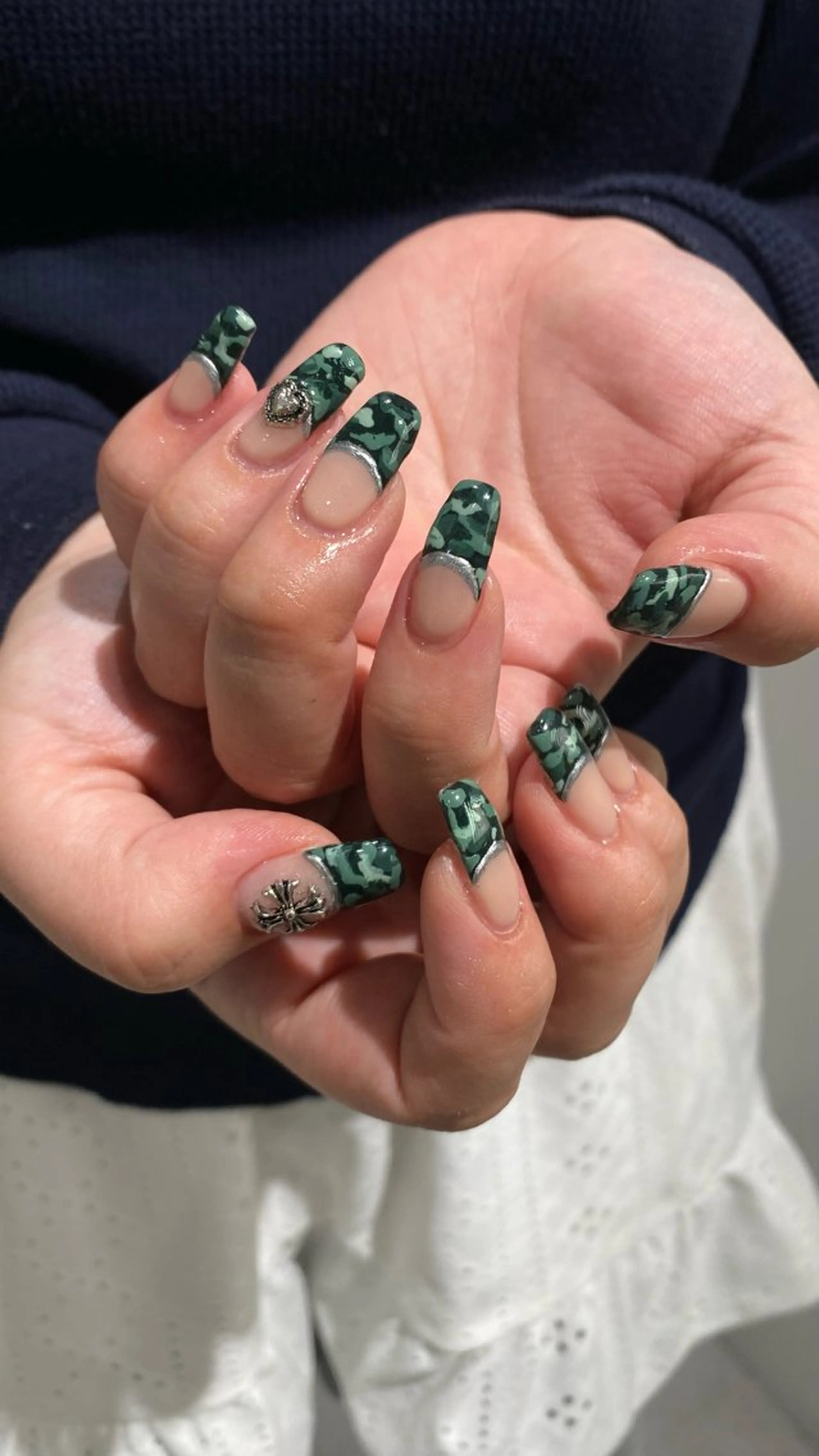 ネイル ハンドネイル ハンドケア カンナ【Y2Kネイル /コーンロウ】のネイルデザイン