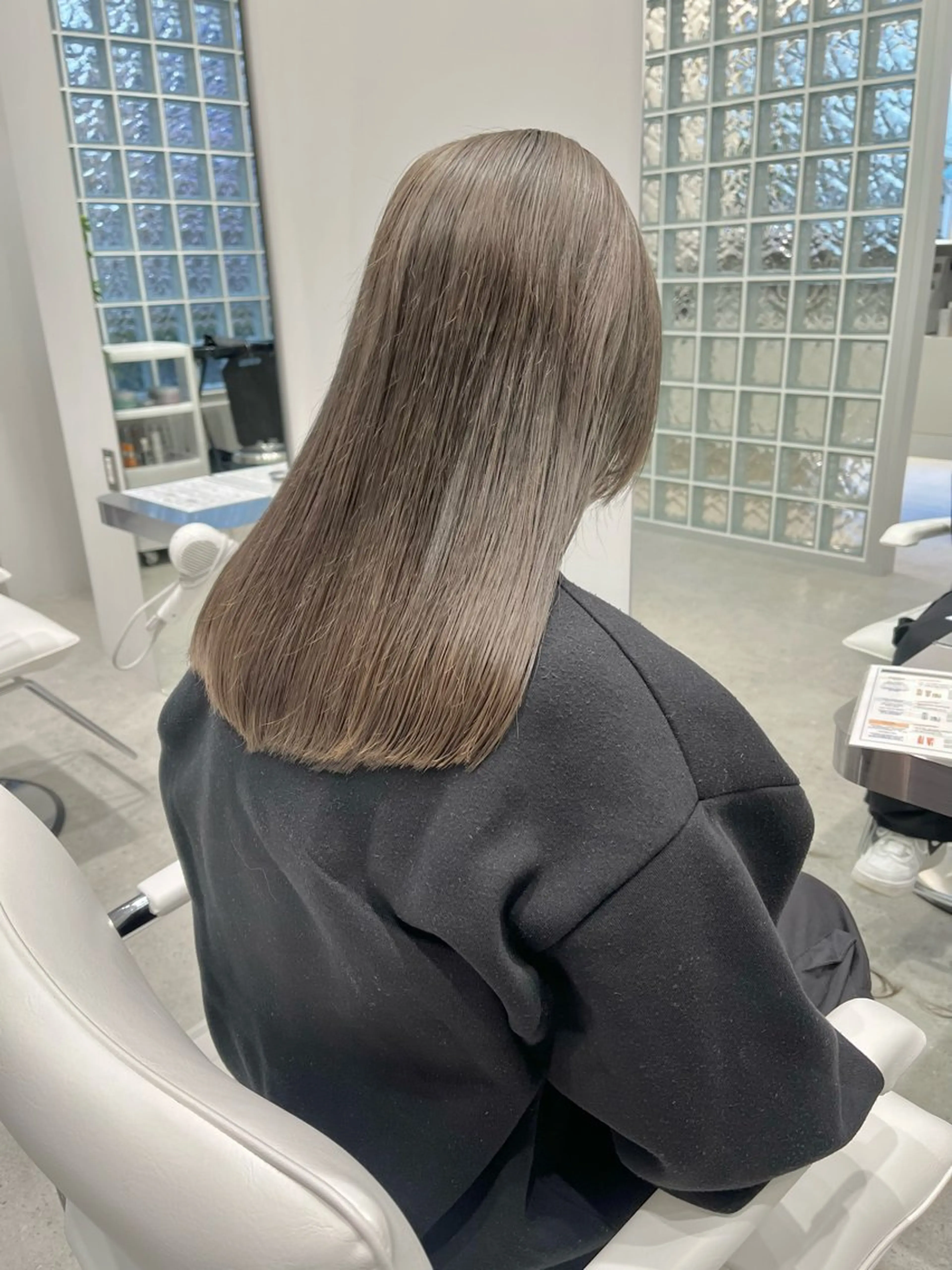 セミロング カラー ブリーチ ケアブリーチ 透明感カラー グレージュ iLi所属・iLi 《イリ》のヘアスタイル