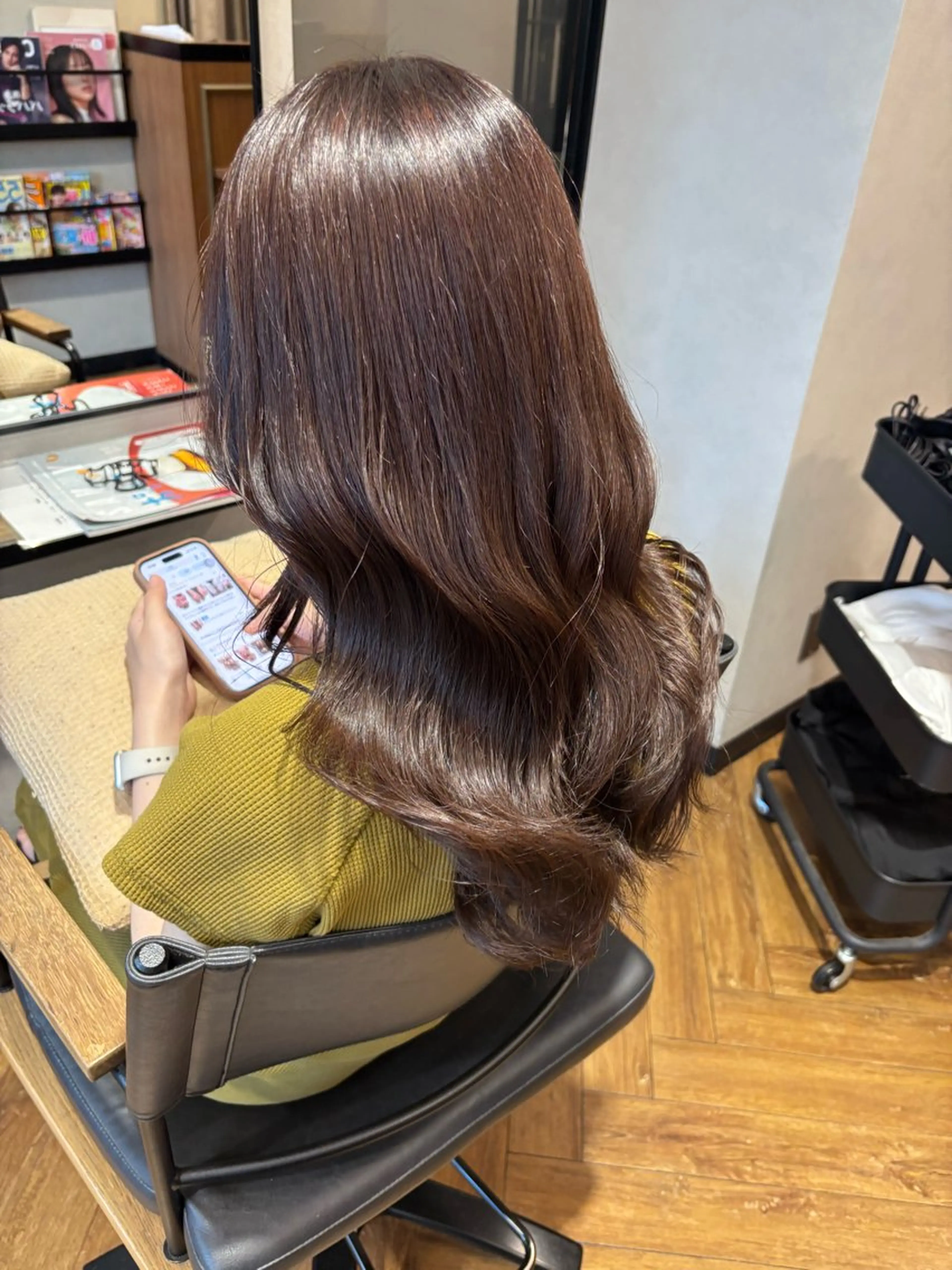 ロング ヘアカラー 西浦 安珠のヘアスタイル