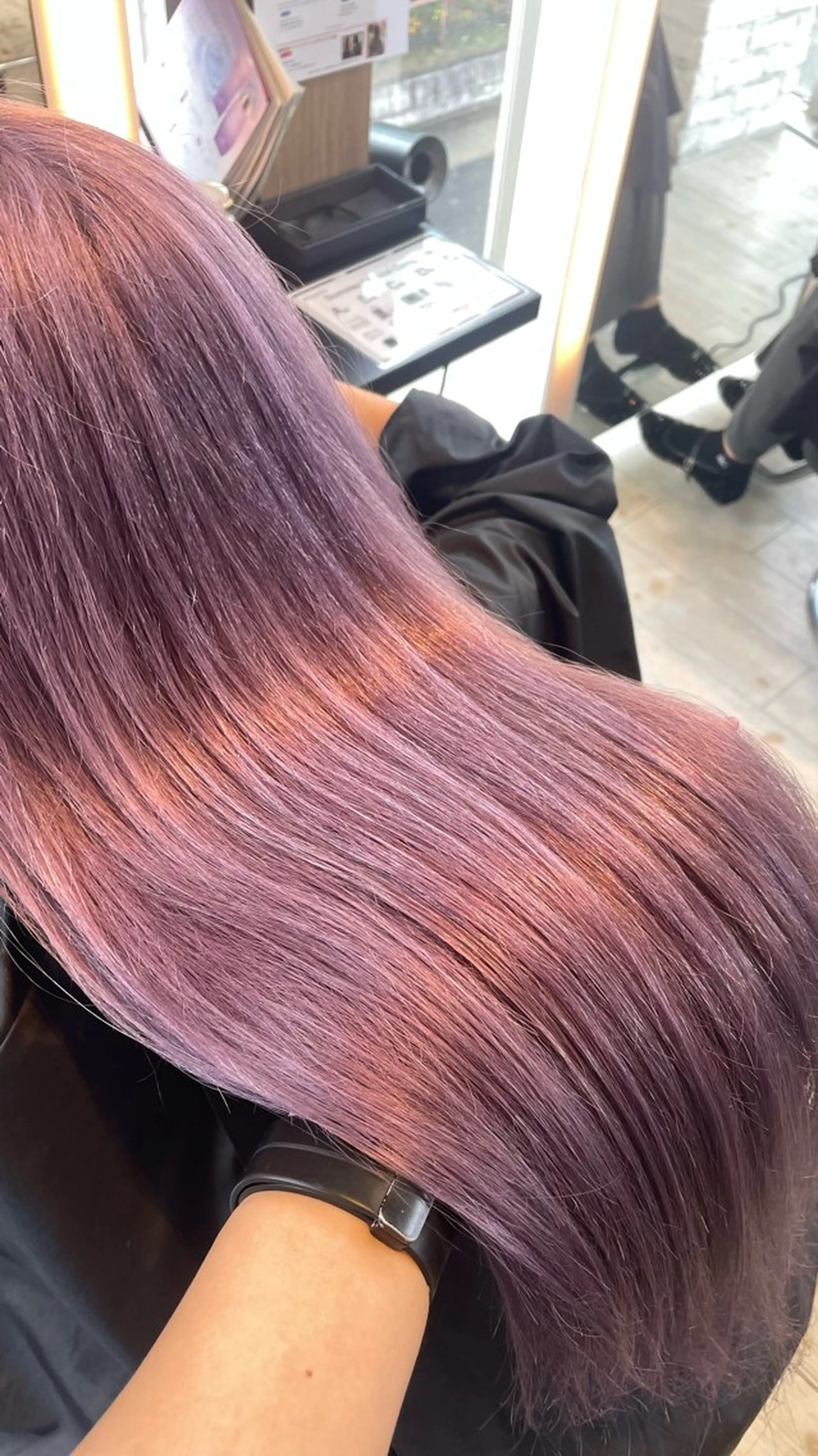 ロング カラー ブリーチ/髪質改善/ ハイトーン/暖色のヘアスタイル