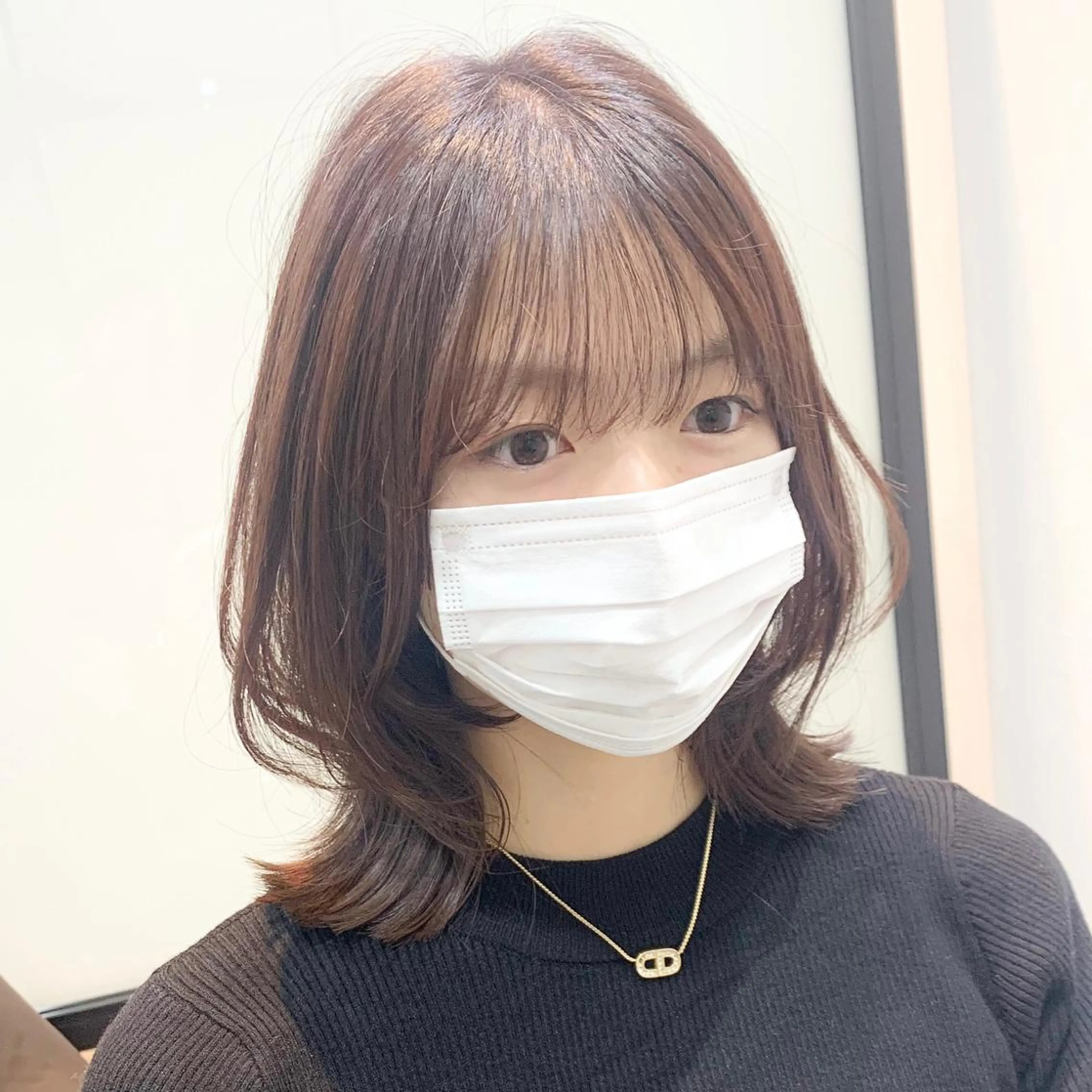 ミディアム ミディアムレイヤー レイヤーカット カット ヘアカラー CHIC表参道所属・伊良波 香里のヘアスタイル