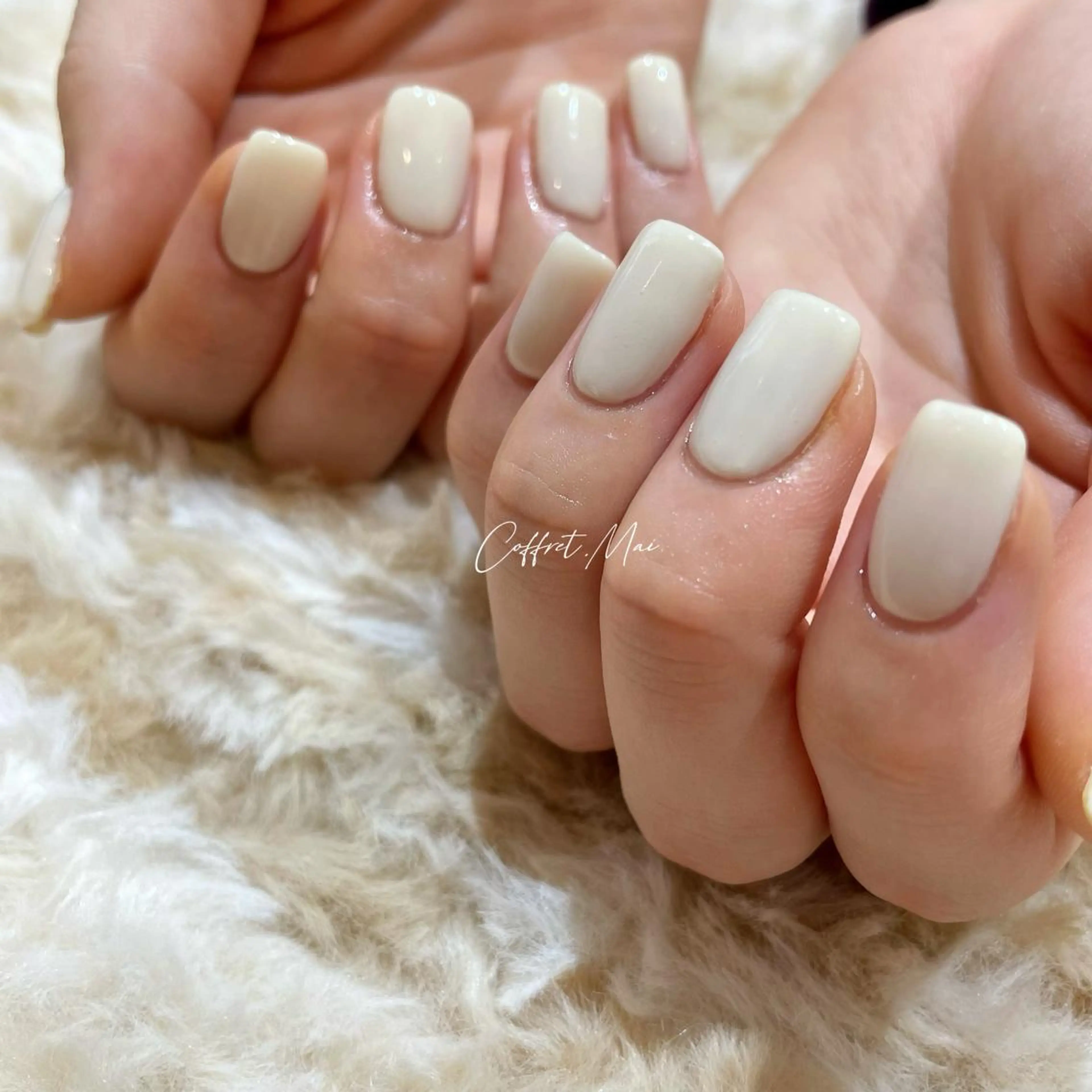 ネイル ホワイト WOLTOKYO池袋 💕maiのネイルデザイン