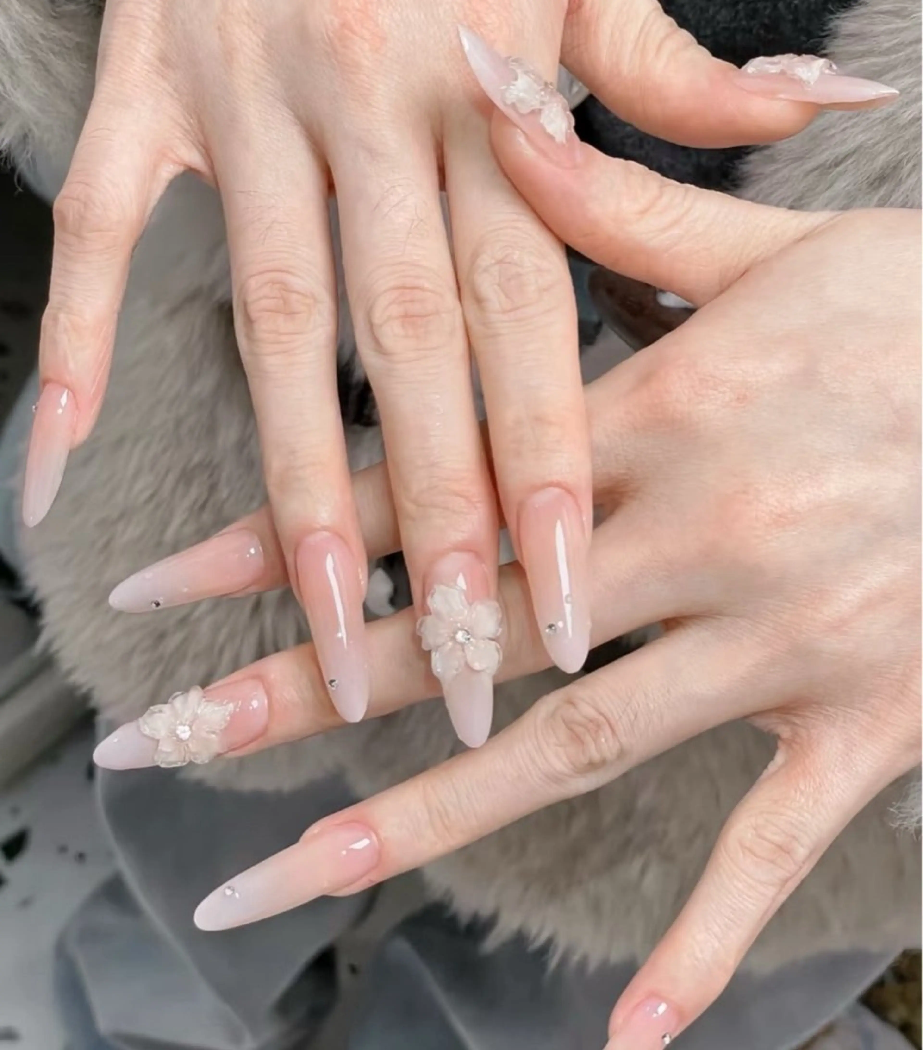 ネイル アートネイル オーロラネイル チークネイル フレンチネイル ガラスフレンチ 🎀🎀YooLi Nail Salonのネイルデザイン