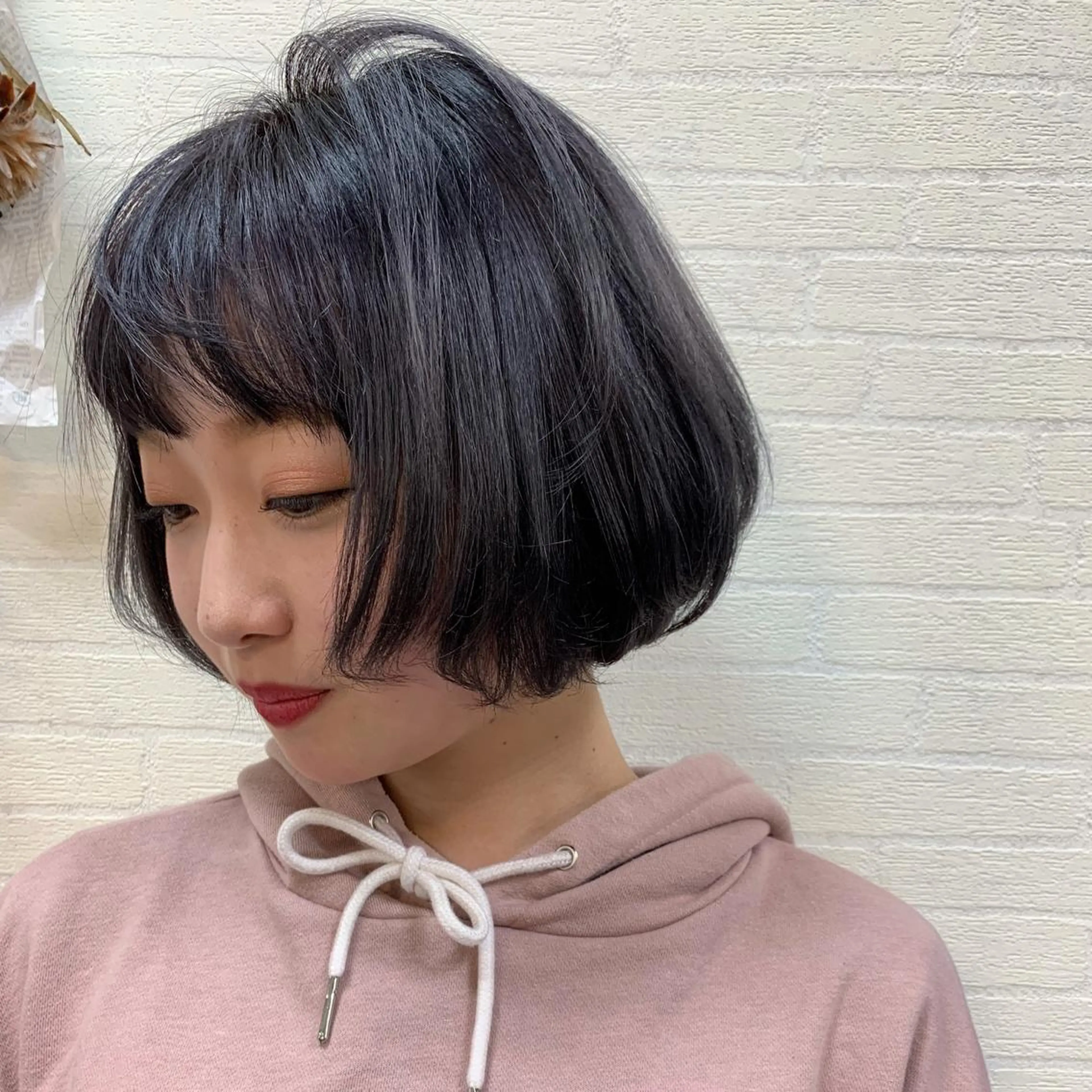 ショート カラー ブリーチ インナーカラー👾 Chibiのヘアスタイル
