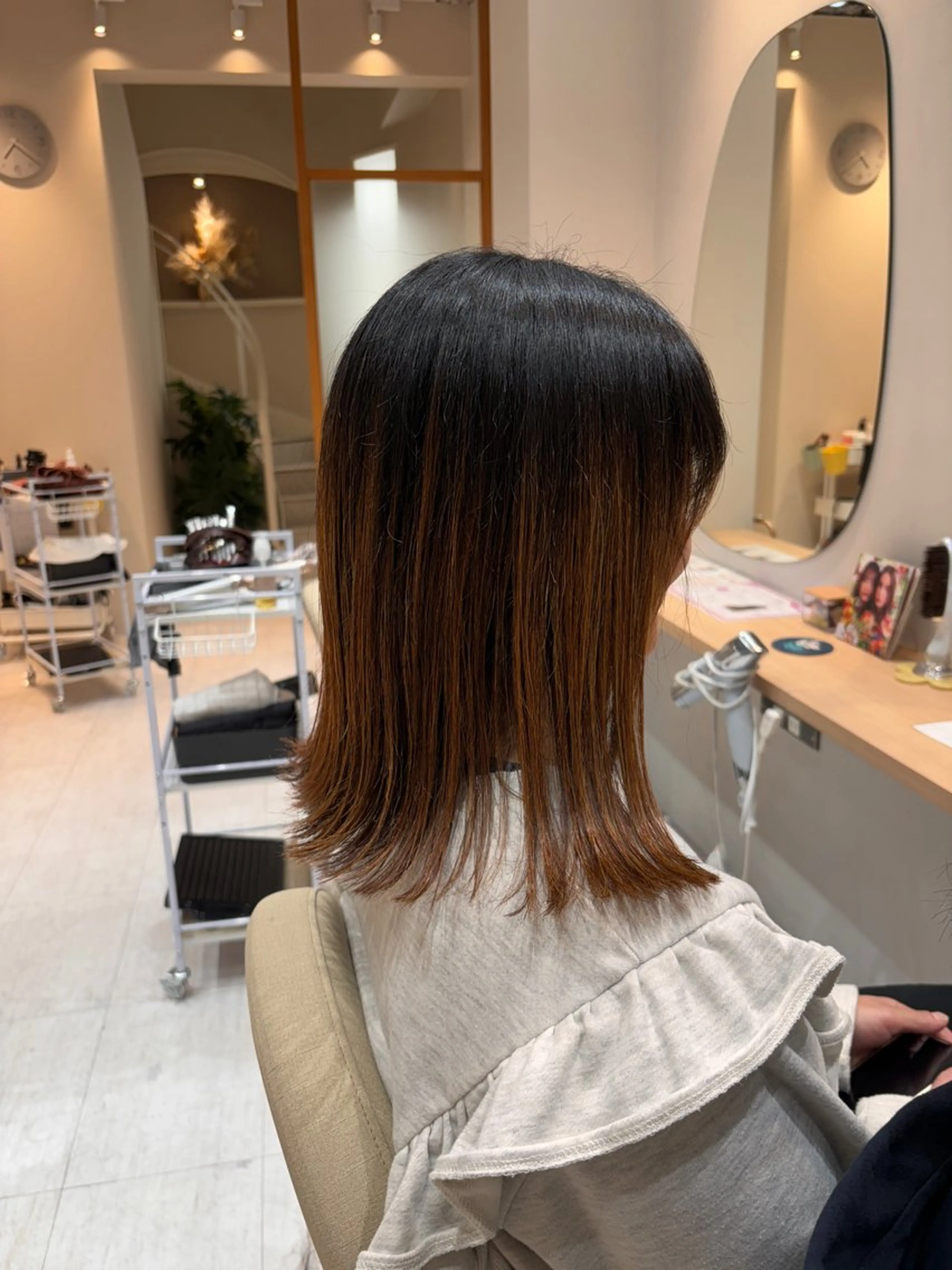ミディアム 小林 琉花のヘアスタイル