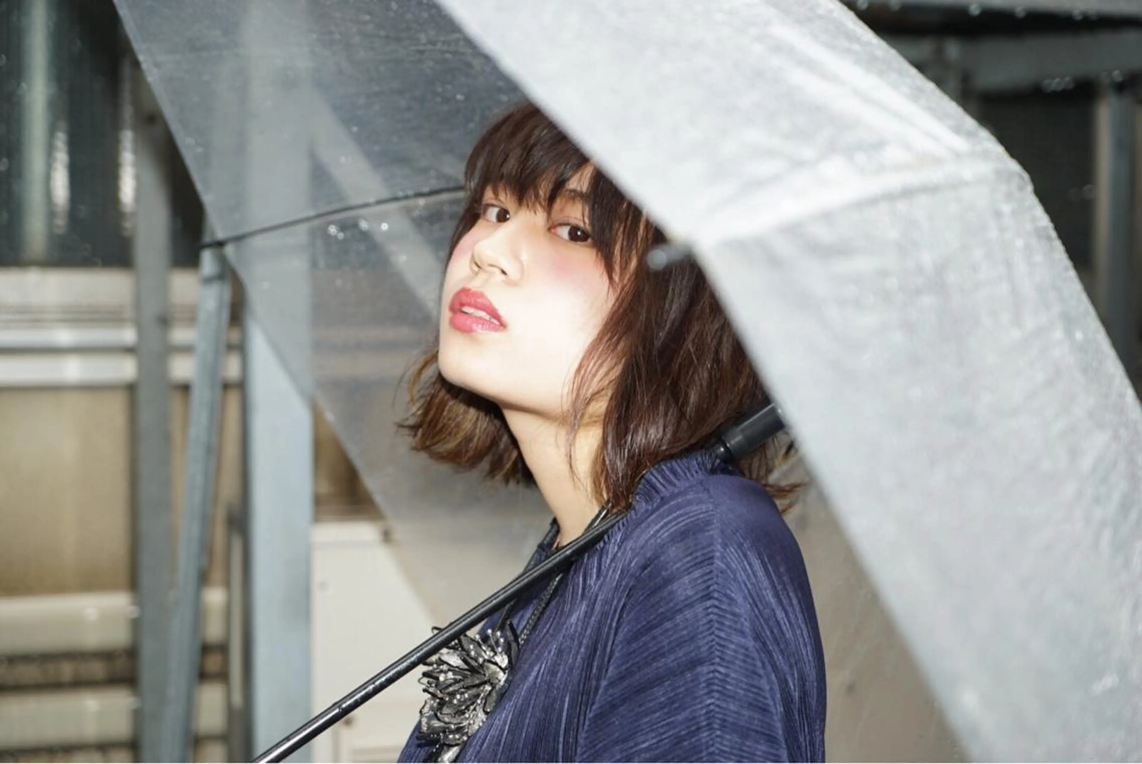 ミディアム カラー ボブ 外ハネヘア 加藤 あやみのヘアスタイル