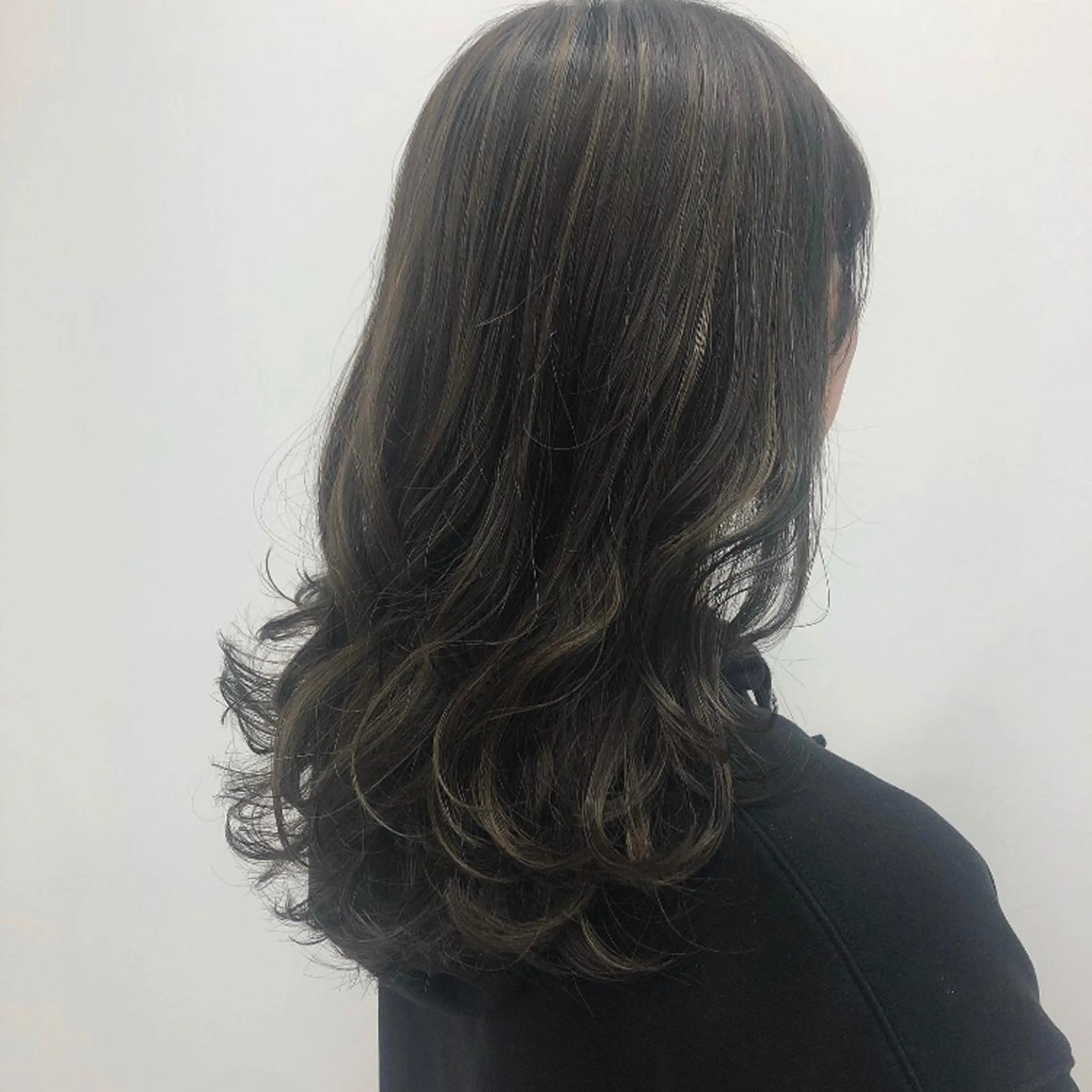 セミロング カット ヘアカラー トリートメント ヘアセット レイヤー/ハイトーン 🧸SENAのヘアスタイル