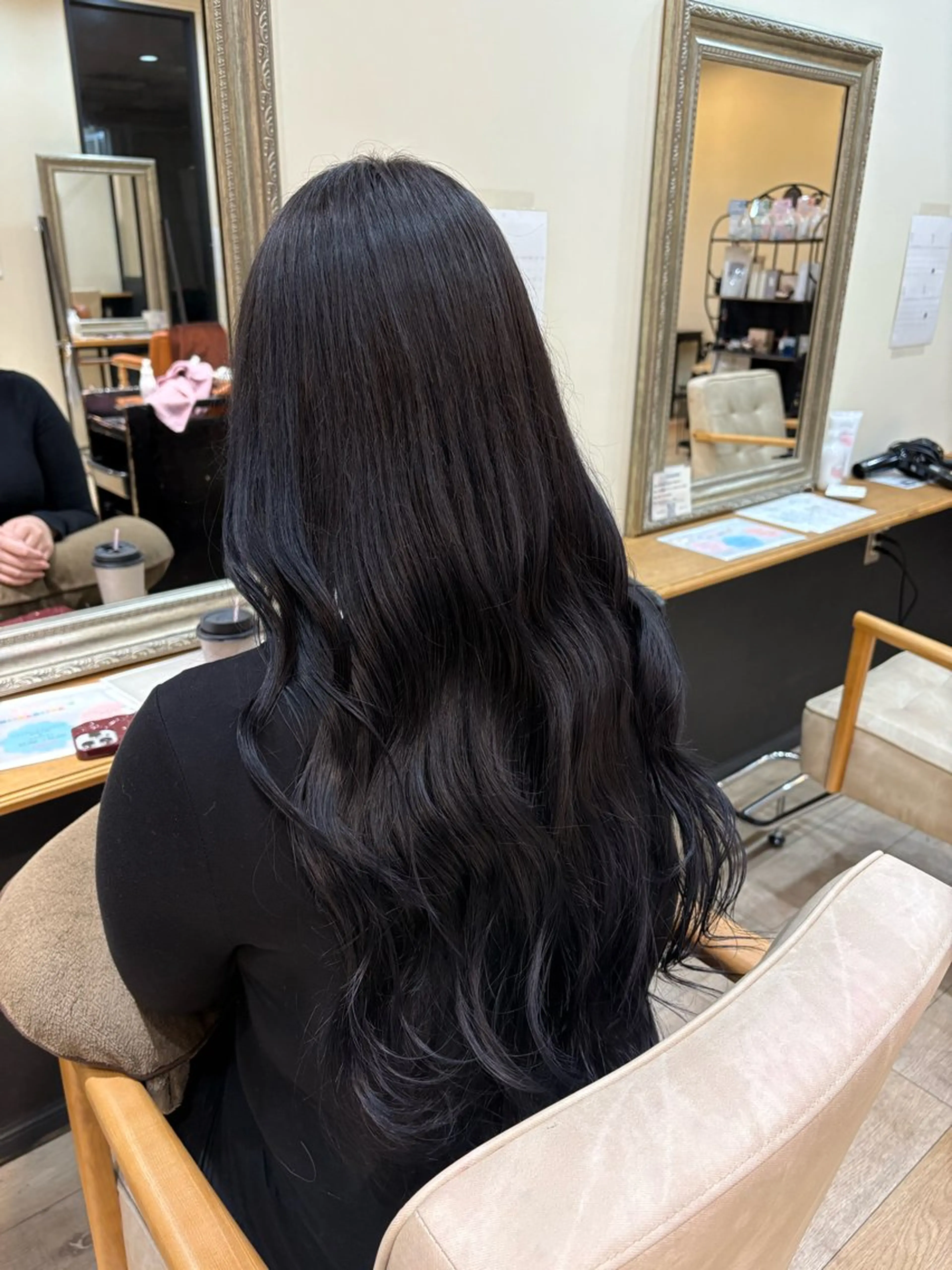 カラー ヘアカラー トリートメント しおり🍬 KOKORO🤍のヘアスタイル