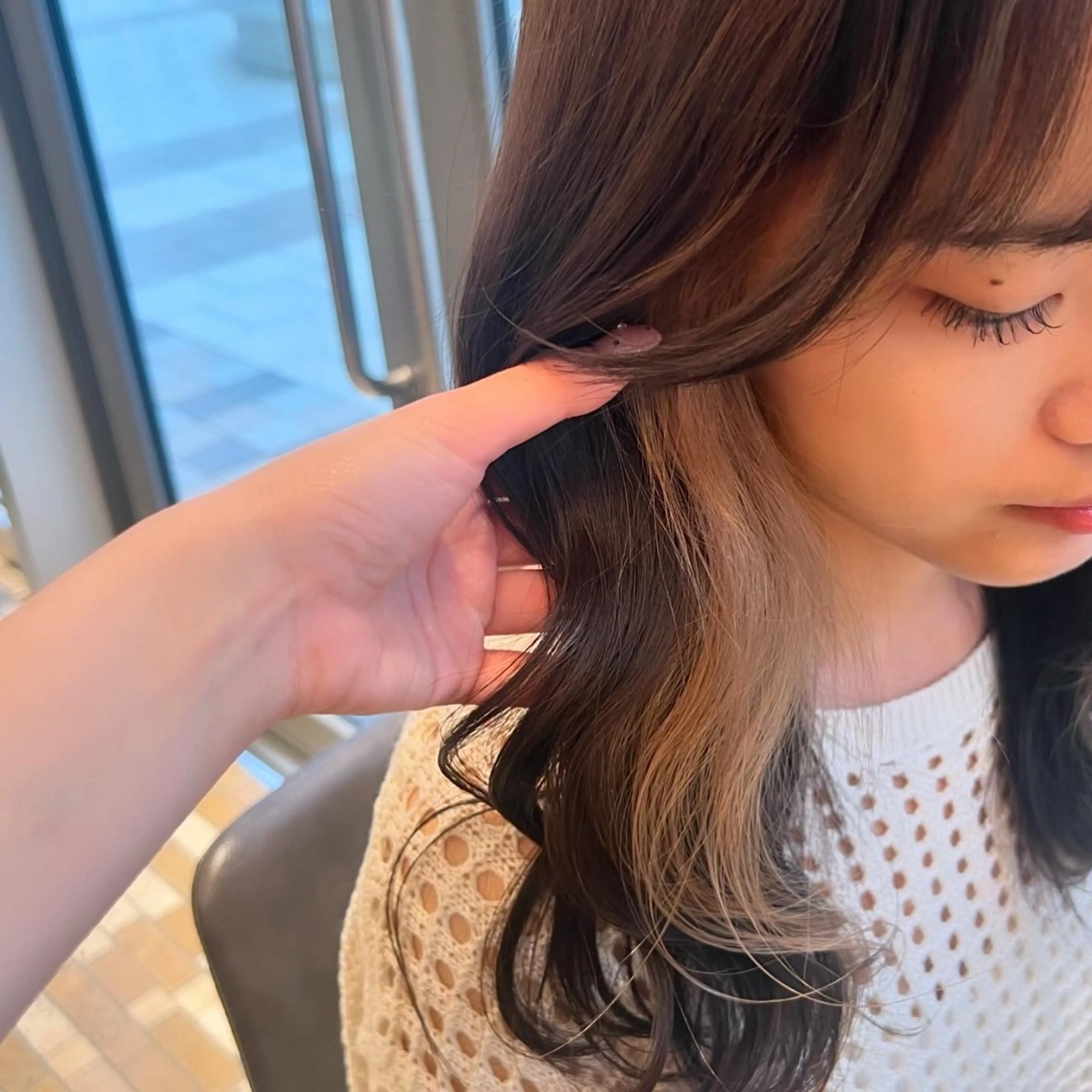 セミロング カラー イヤリングカラー ヘアカラー 🫧Ai/ ロロネー森ノ宮💖のヘアスタイル