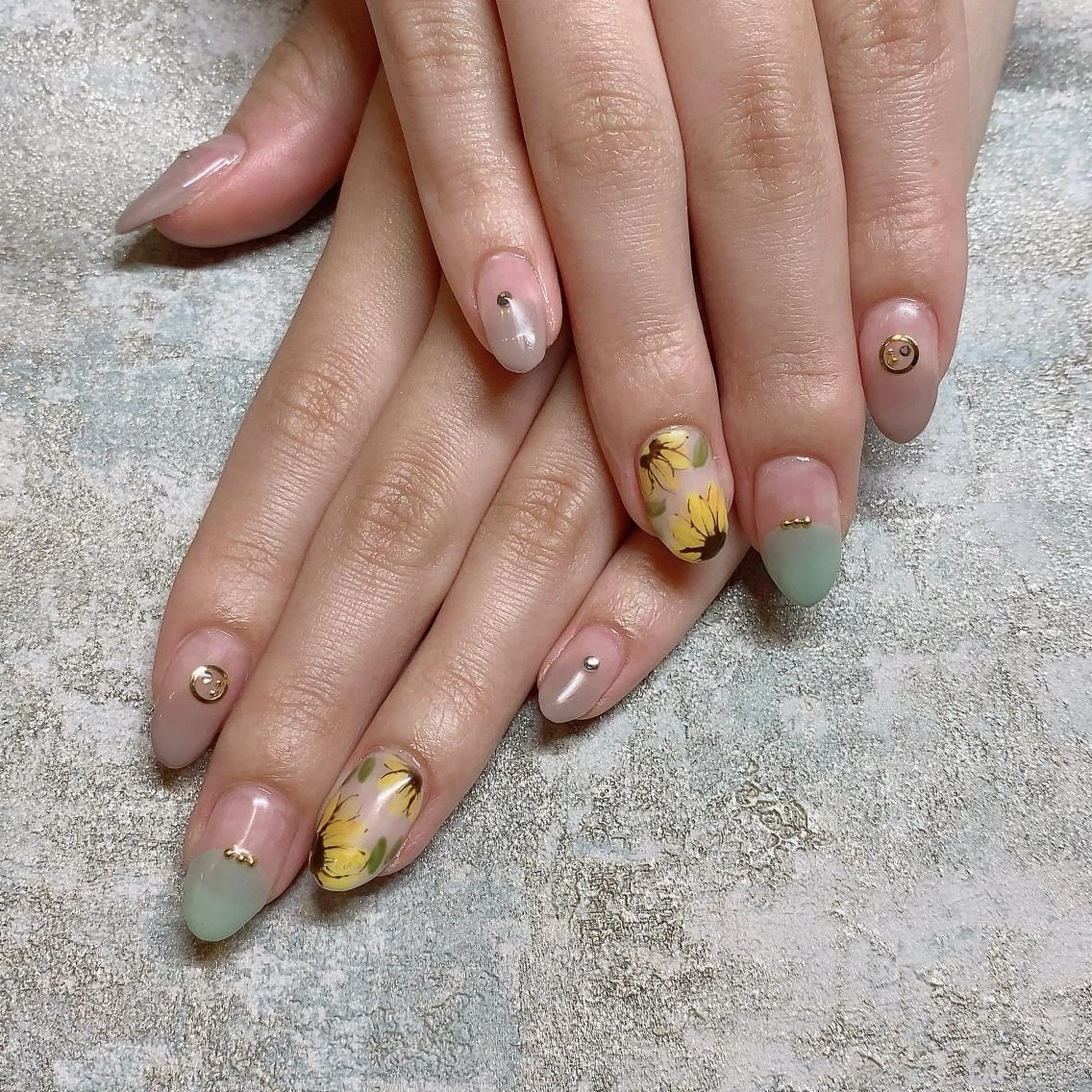 ネイル 上野 由衣のネイルデザイン