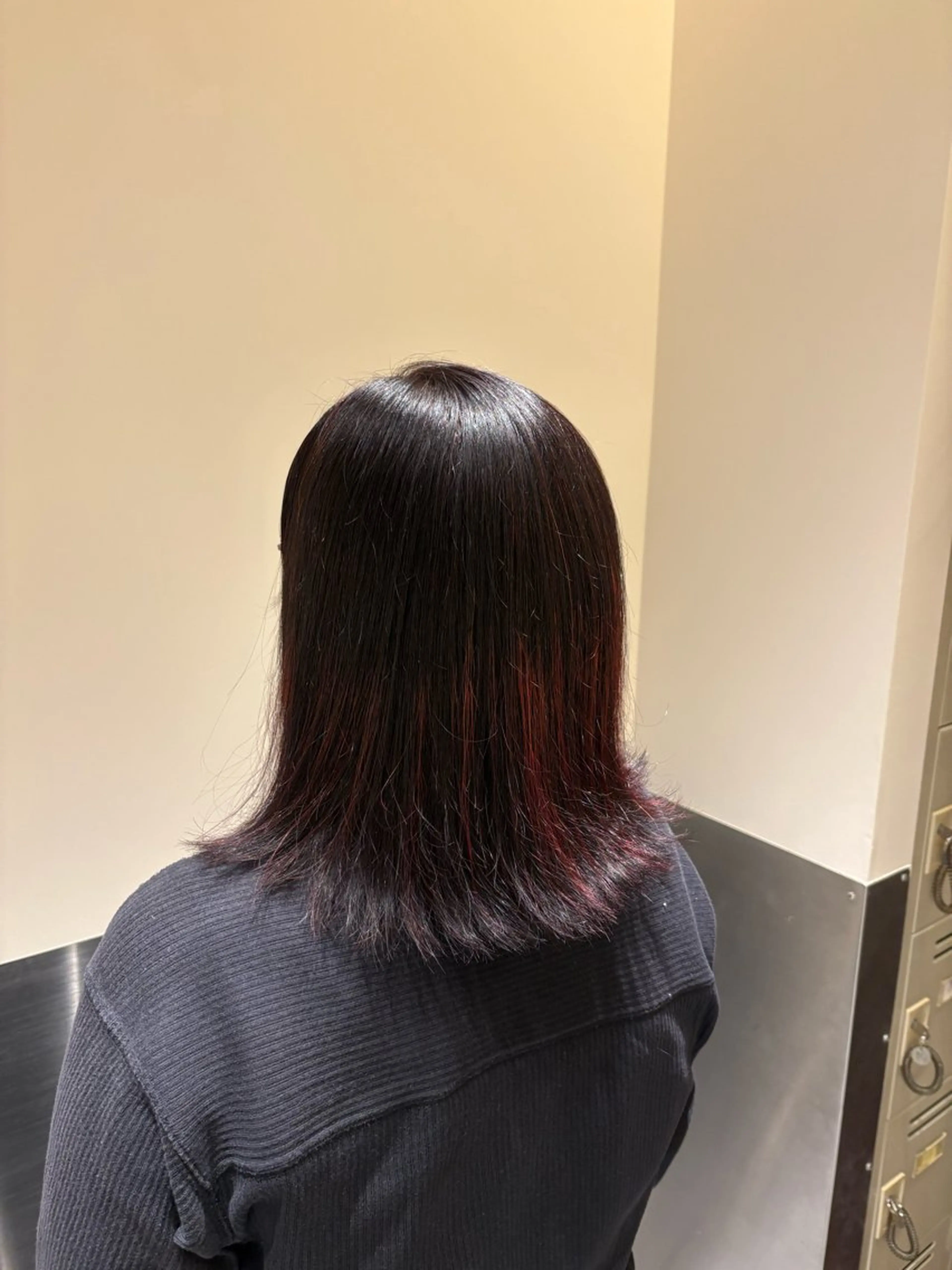 カラー 杉下 愛純のヘアスタイル