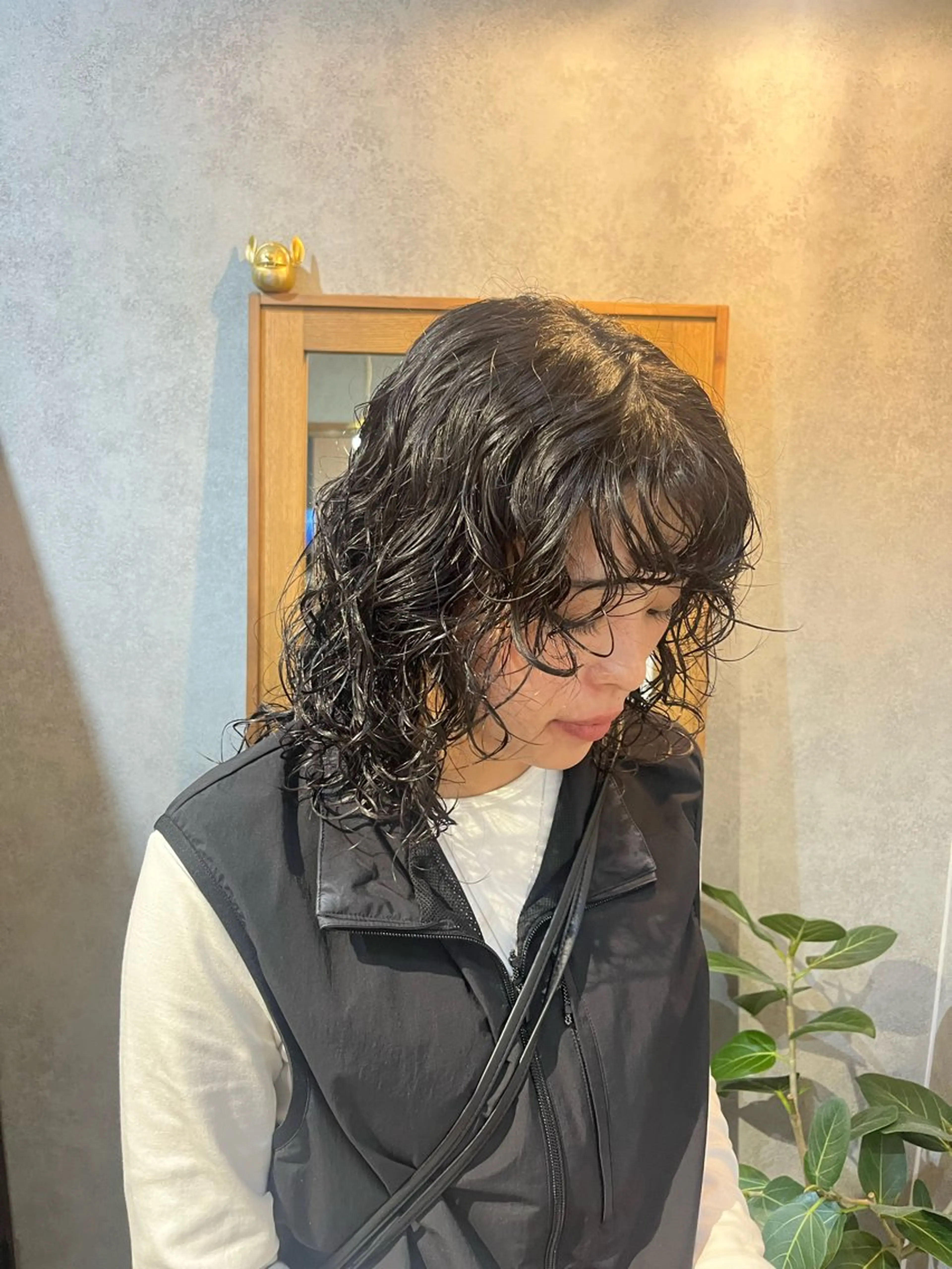 ミディアム パーマ ミディアムパーマ カット パーマ ボブ/プツッとボブ/ 暖色カラー/モエのヘアスタイル