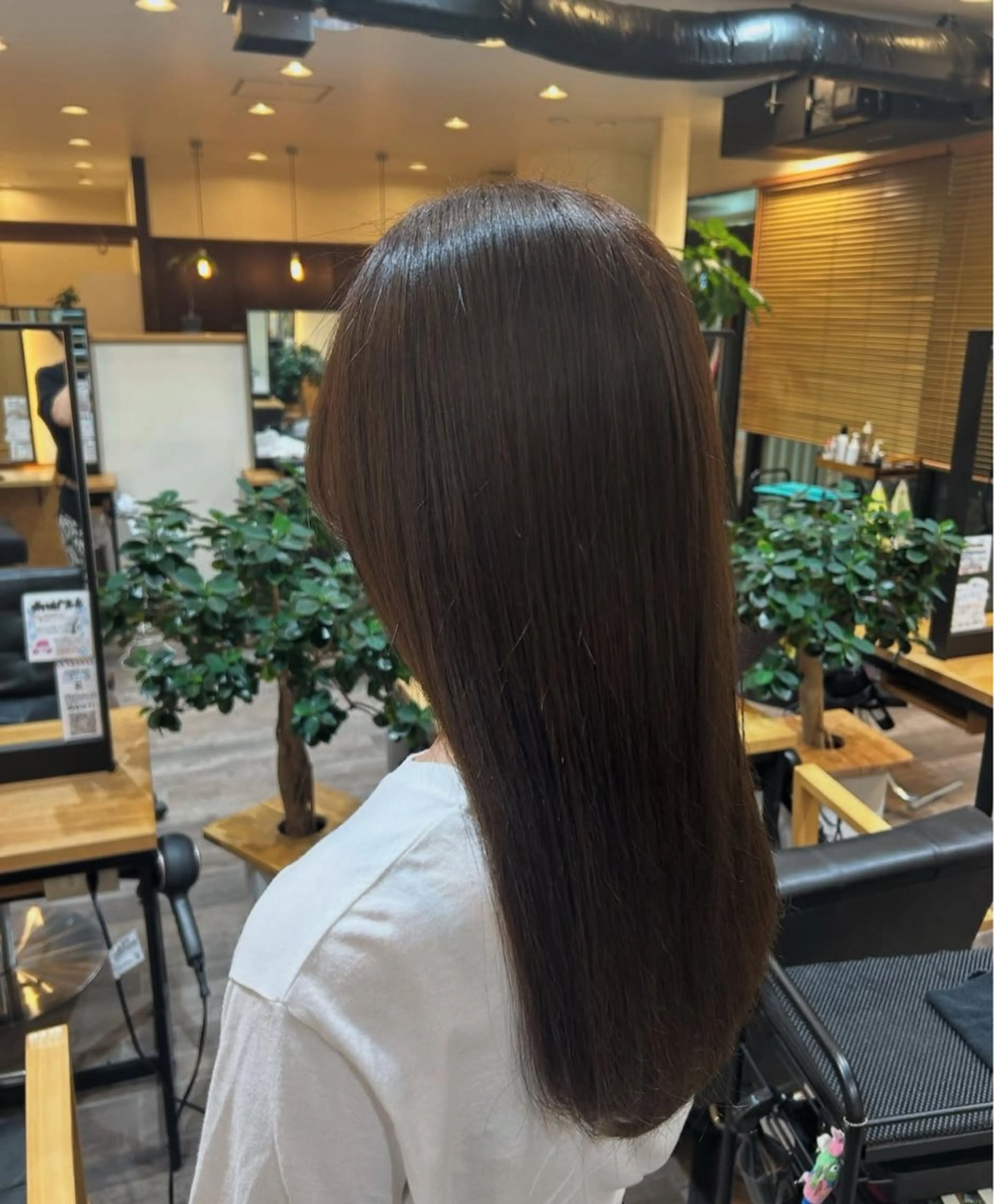 ロング カラー ベージュカラー オリーブカラー REGALO南口店所属・高野 愛子のヘアスタイル