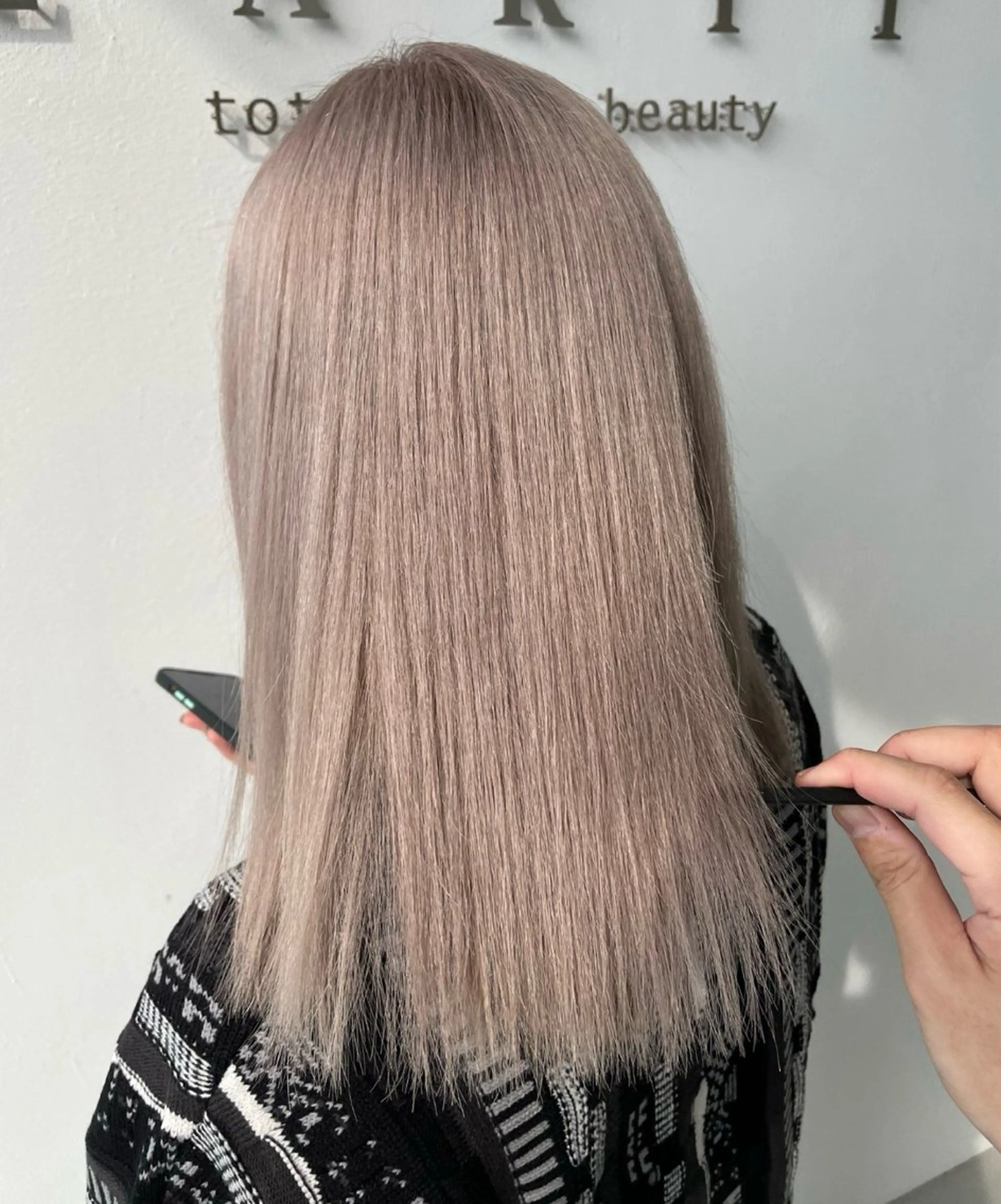 ミディアム 髪質改善 トリートメント ヘアカラー トリートメント Seen.所属・美髪矯正、髪質改善特 化美容師 吉野智行のヘアスタイル