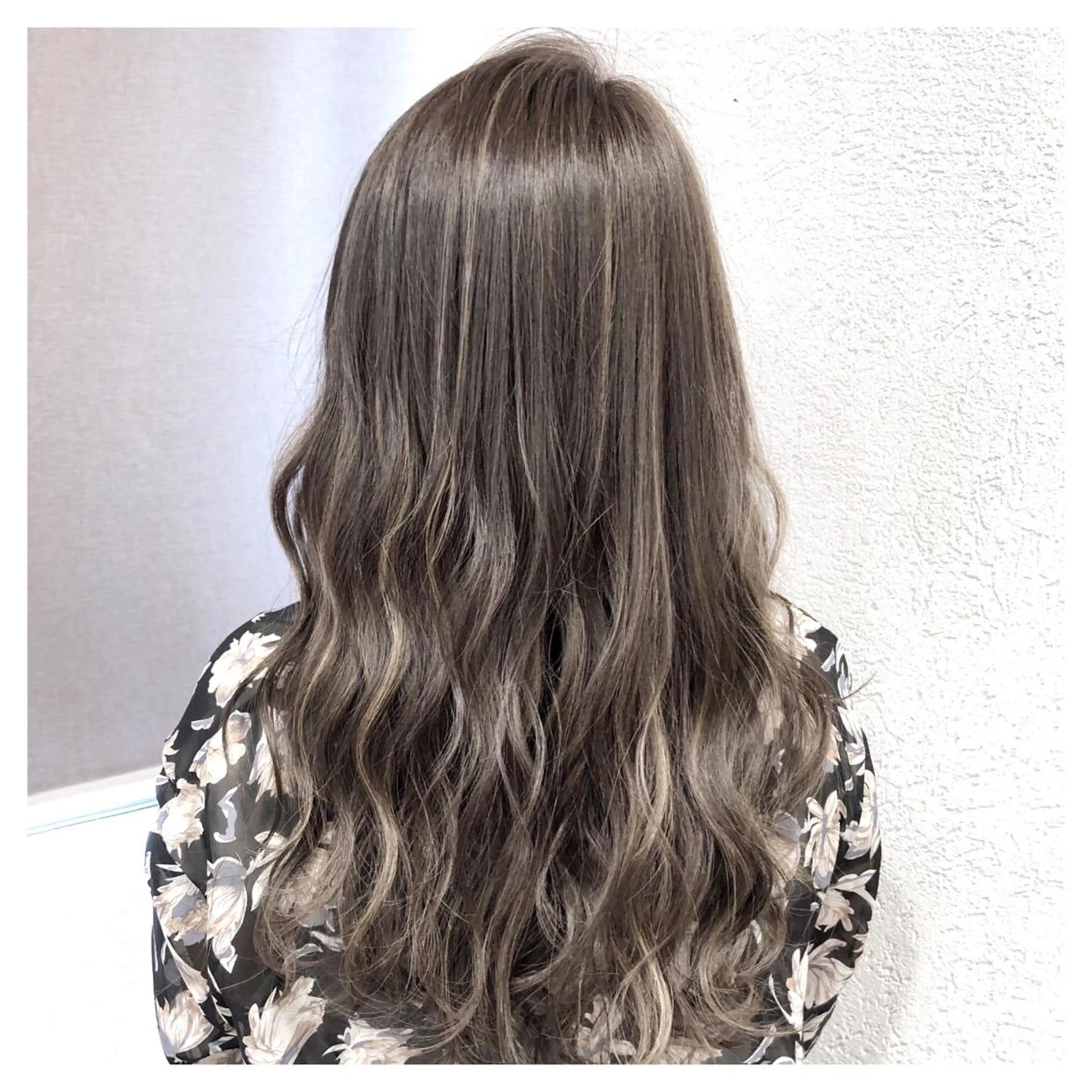 ロング カラー イルミナカラー biscohair 髪にドラマを。のヘアスタイル