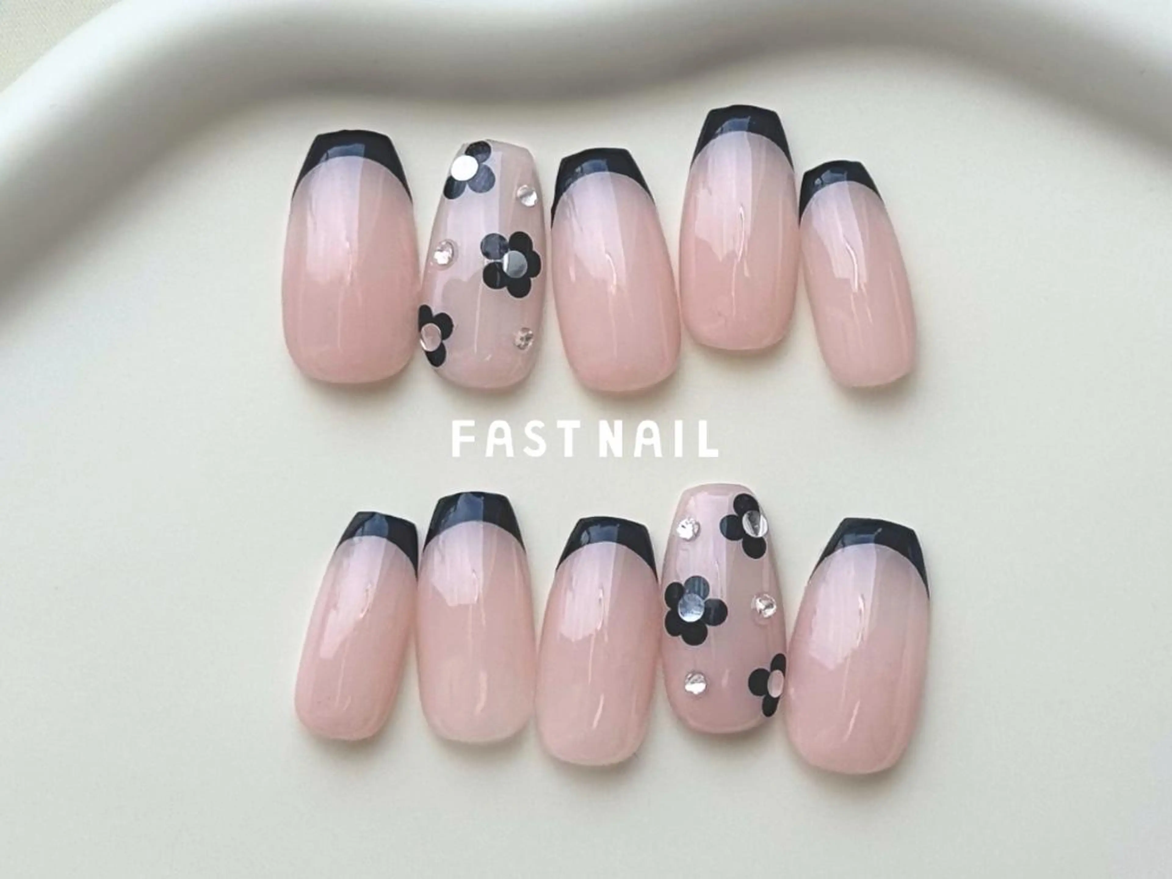 ネイル FASTNAIL LOCO 昭島店のネイルデザイン