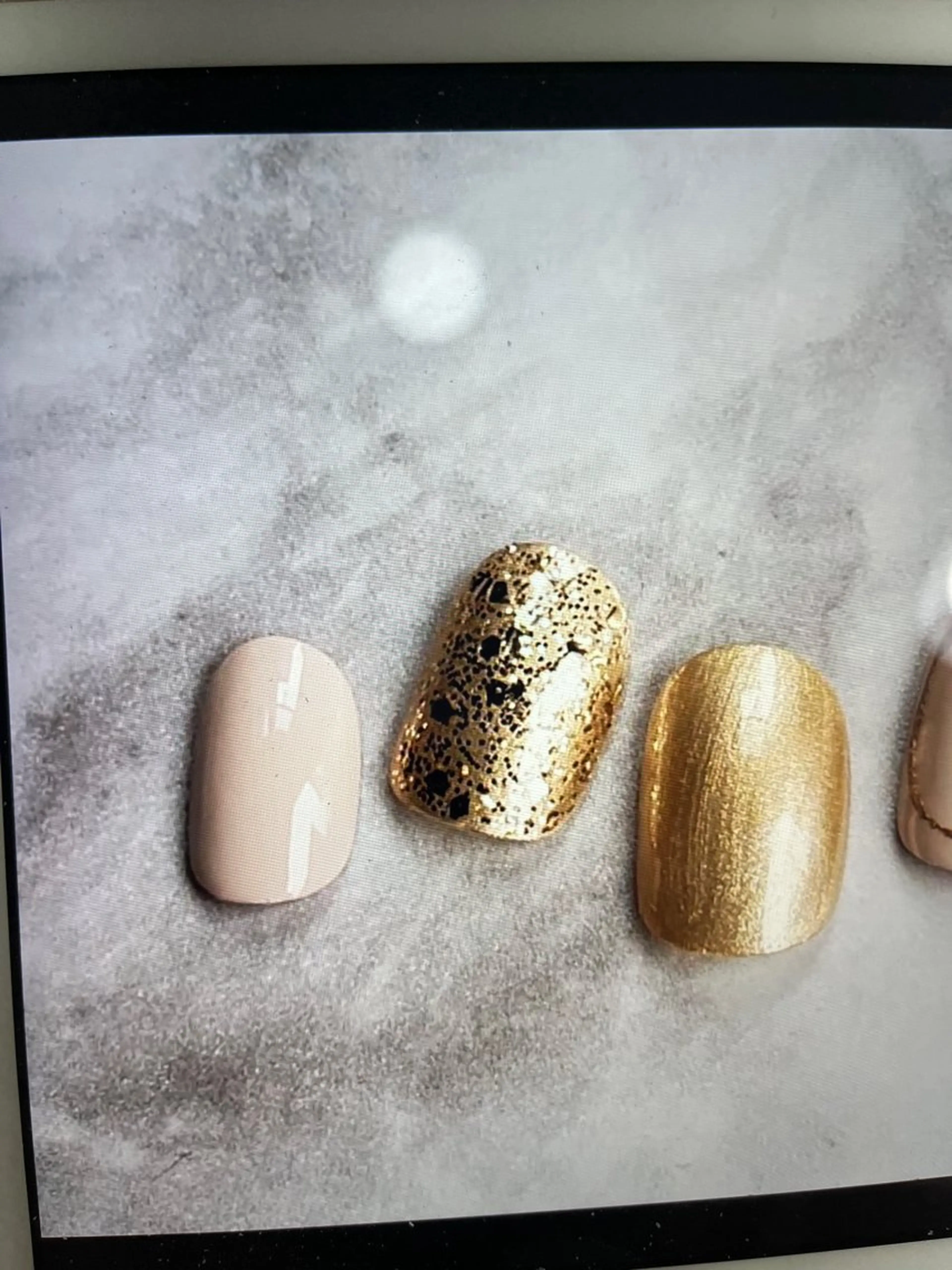 ネイル ハンドネイル H3 NAIL エミのネイルデザイン