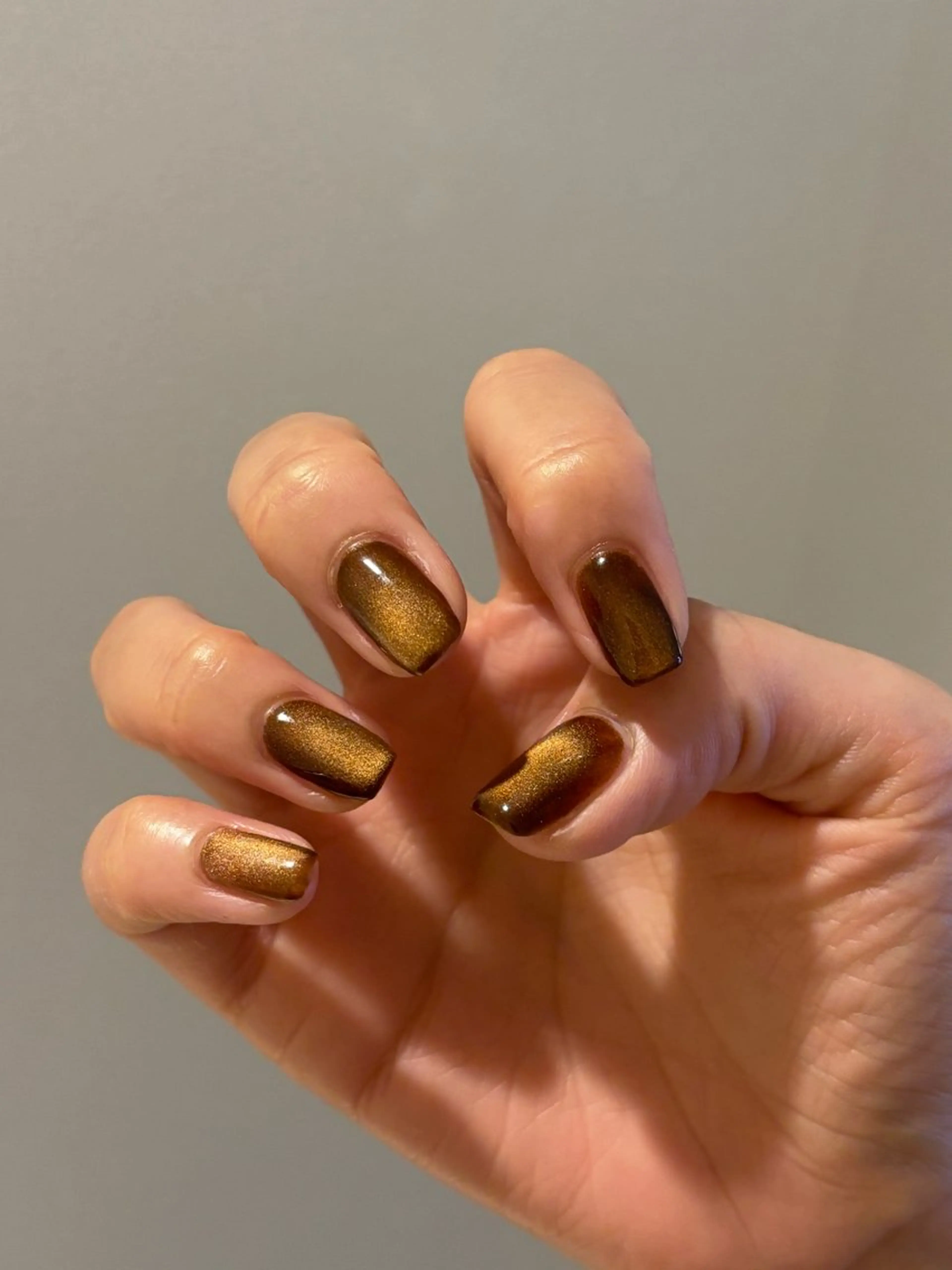 ネイル ブラウン マグネットネイル 黄色 ハンドネイル Elio所属・Elio 国泰寺のネイルデザイン