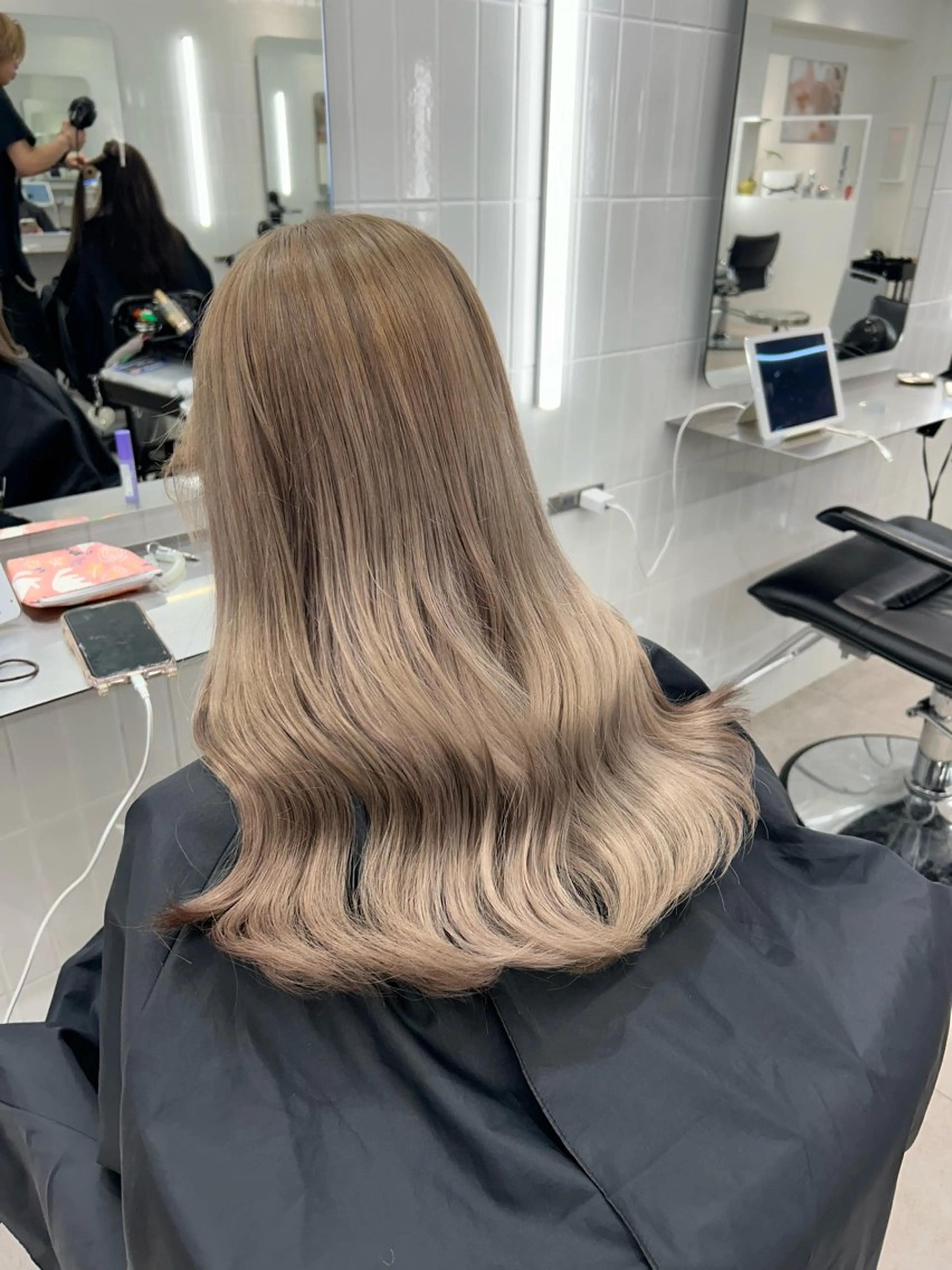 セミロング カラー ヘアカラー 🫧ハイトーンミルク ティー/RIKU🫧のヘアスタイル