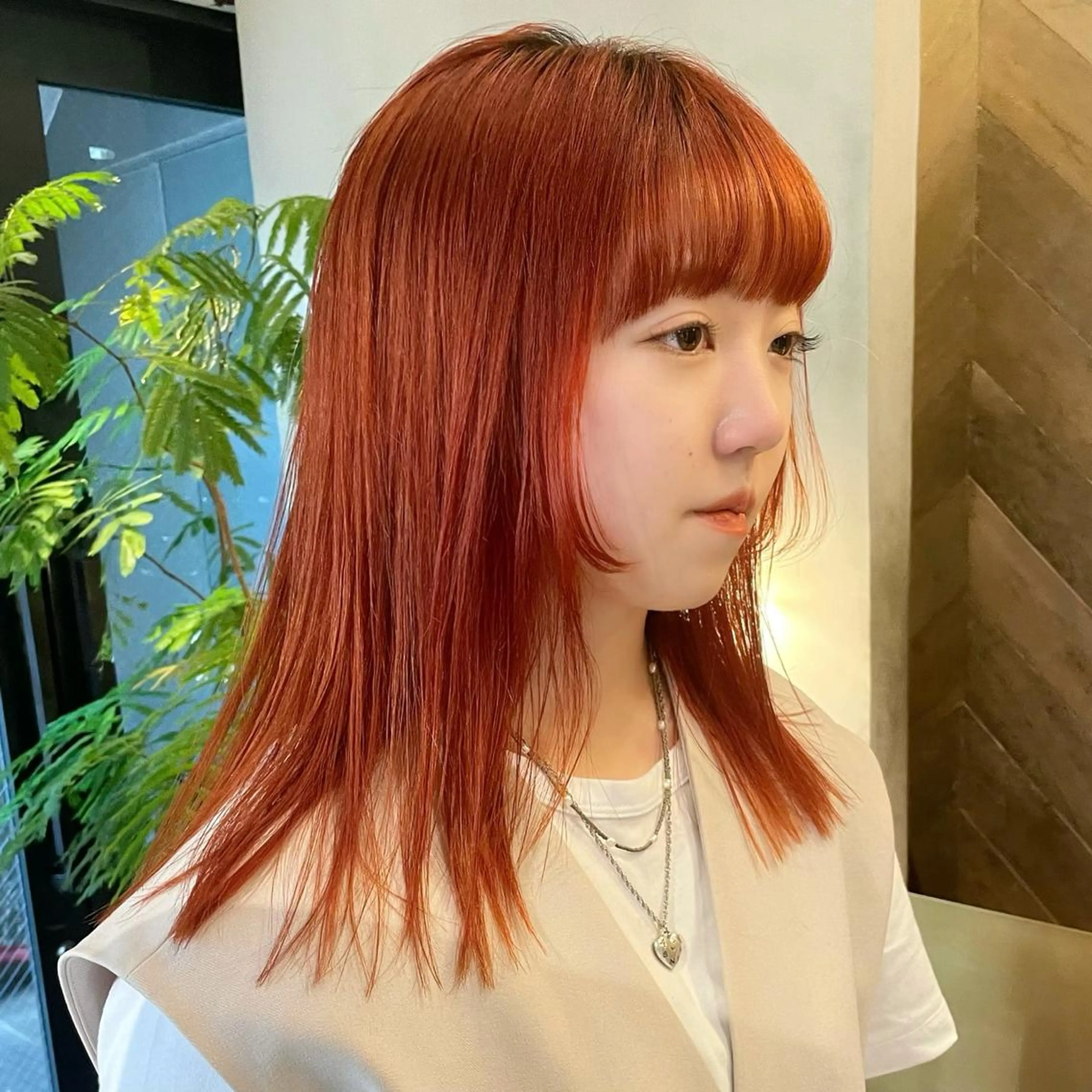 ミディアム カラー オレンジ カット ヘアカラー トリートメント SALOWIN所属・ブリーチ✨ ボブ✨レイヤーのヘアスタイル