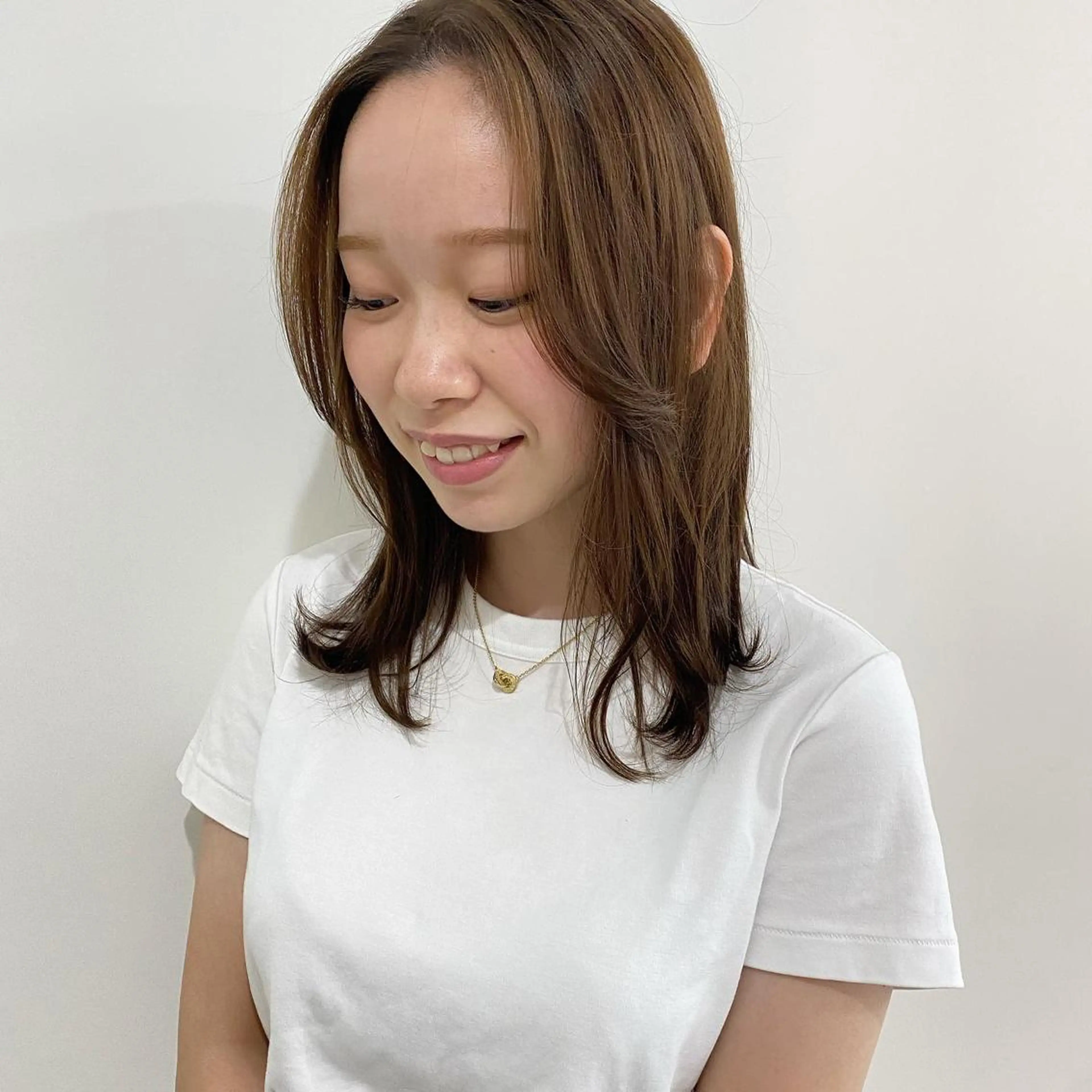 セミロング 川野 彩海のヘアスタイル