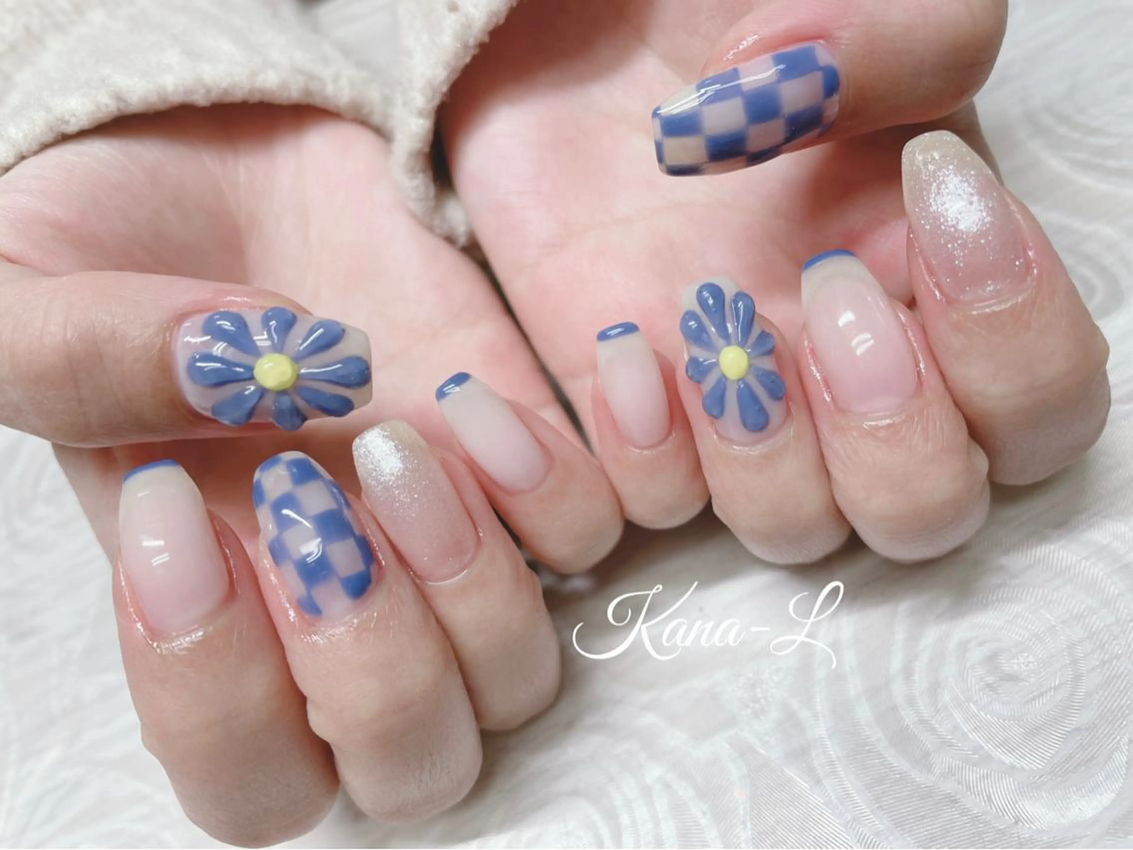 カラー ネイル ブルーカラー ブルー フラワーネイル フレンチネイル ぷっくりネイル 芦辺 香奈のネイルデザイン