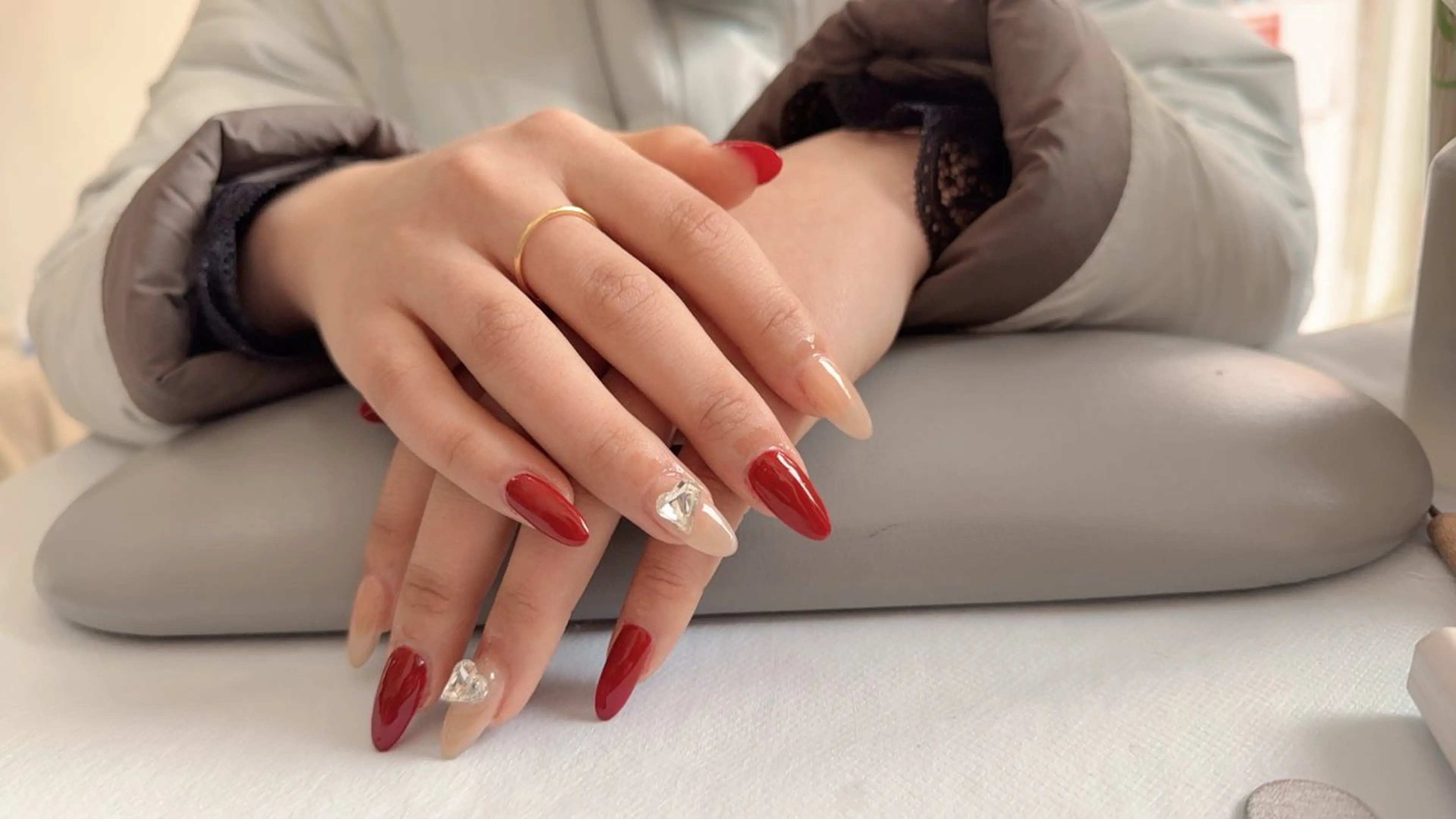 ネイル Ari__ Luna nailのネイルデザイン