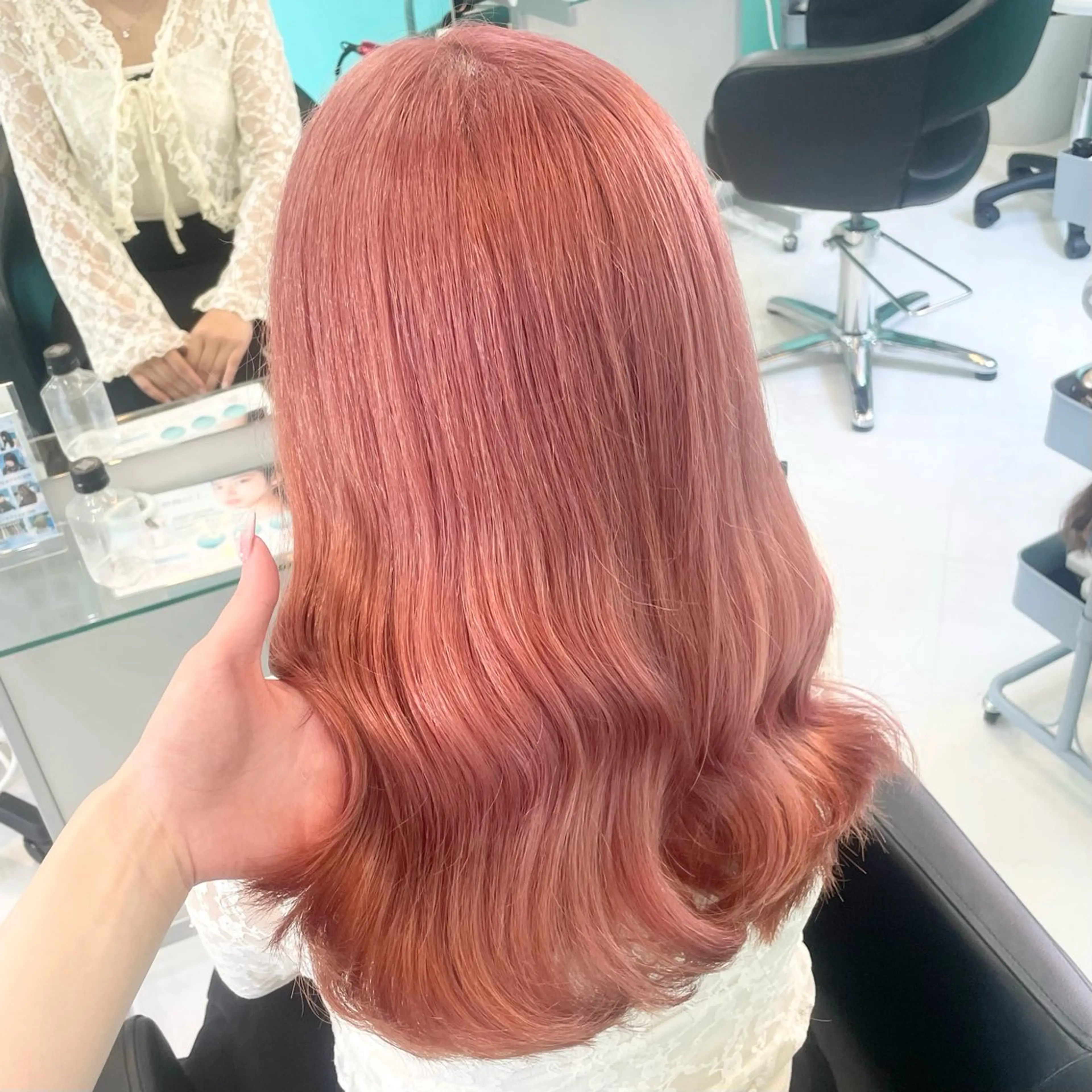 ミディアム カラー ベージュカラー ピンクカラー ピンクベージュ Natsuki🤍 透明感×艶カラー🫧のヘアスタイル