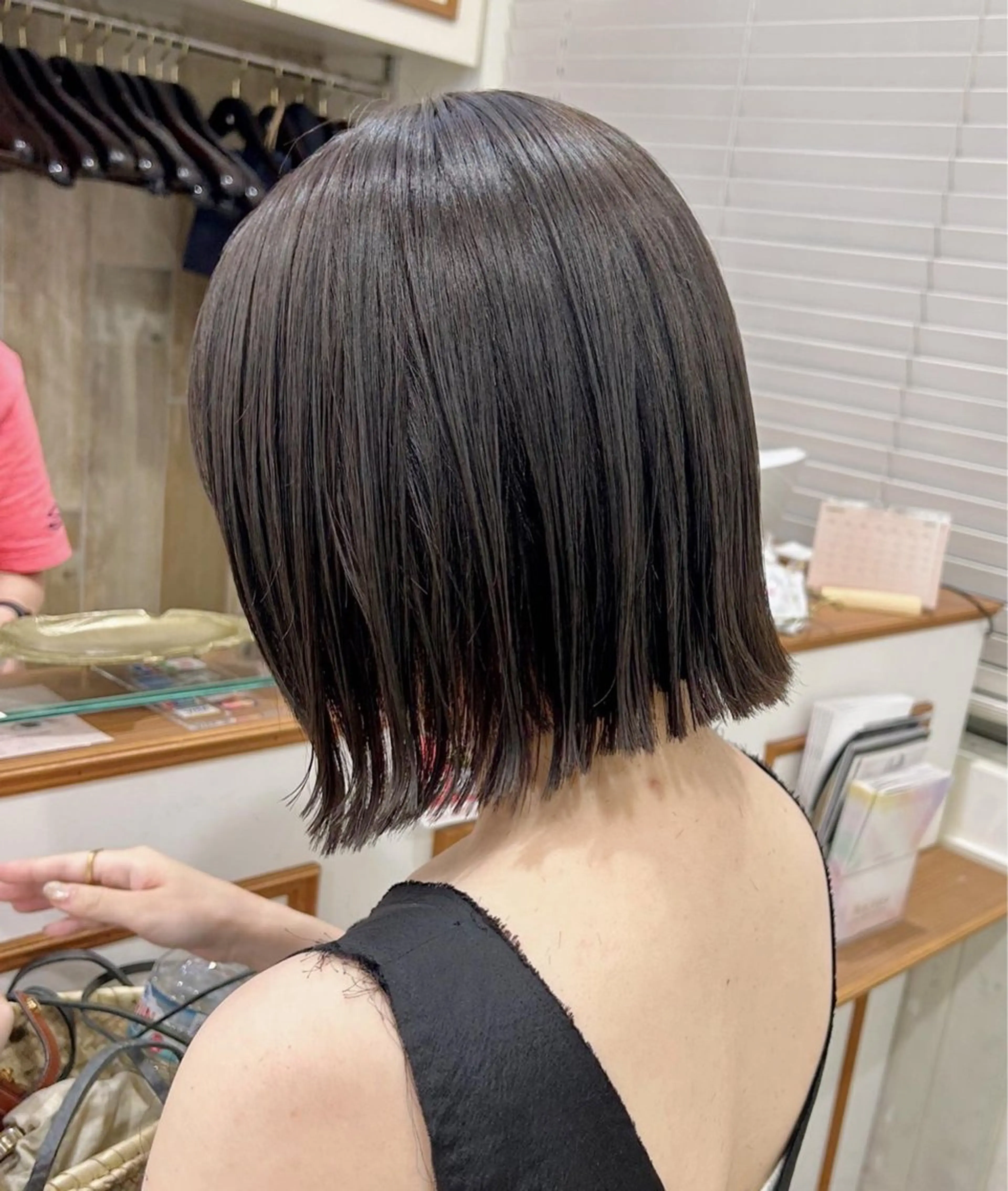 ショート カラー カット ヘアカラー トリートメント ぱつっとボブ/ 小野あかねのヘアスタイル