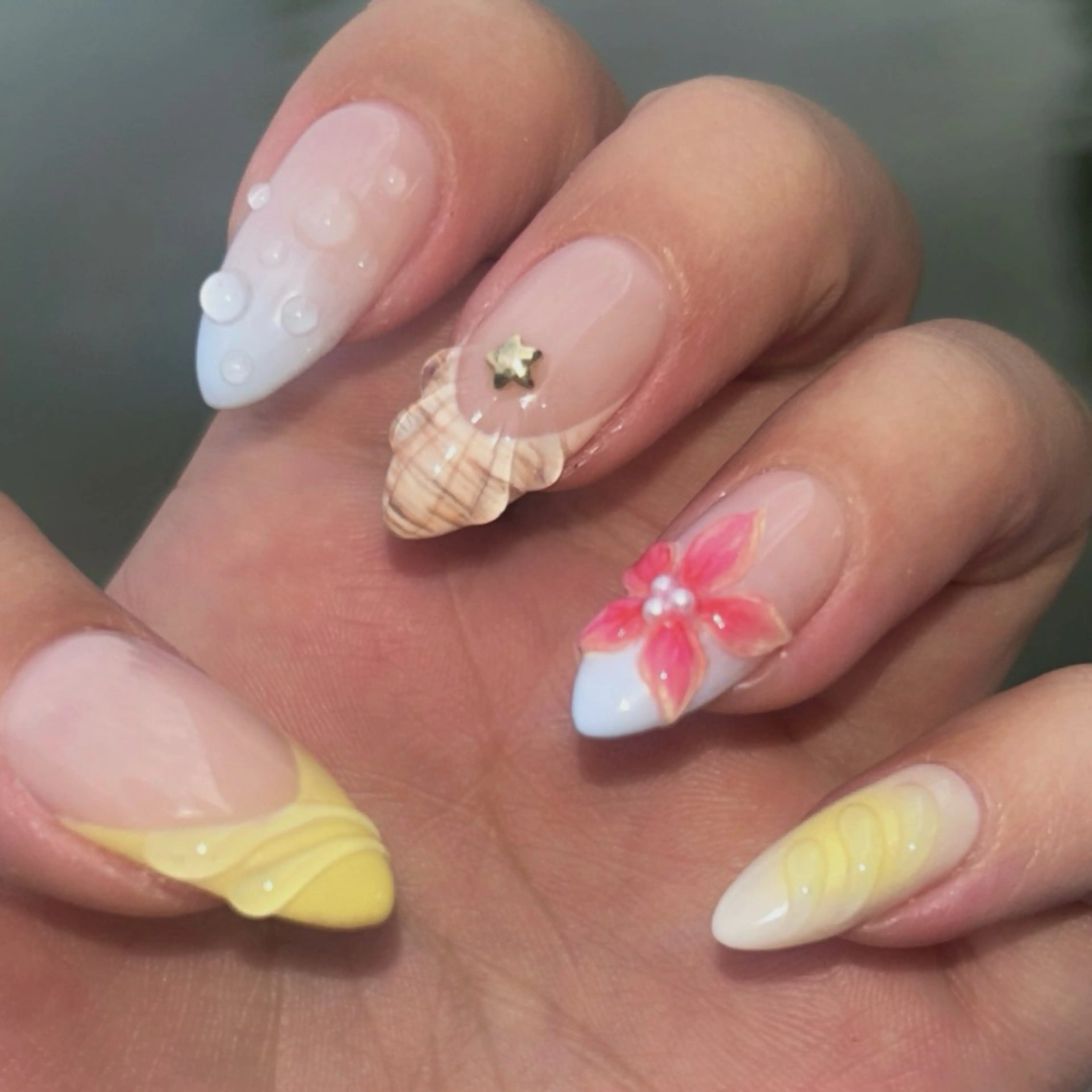 ネイル ハンドネイル Nicole Nailsのネイルデザイン