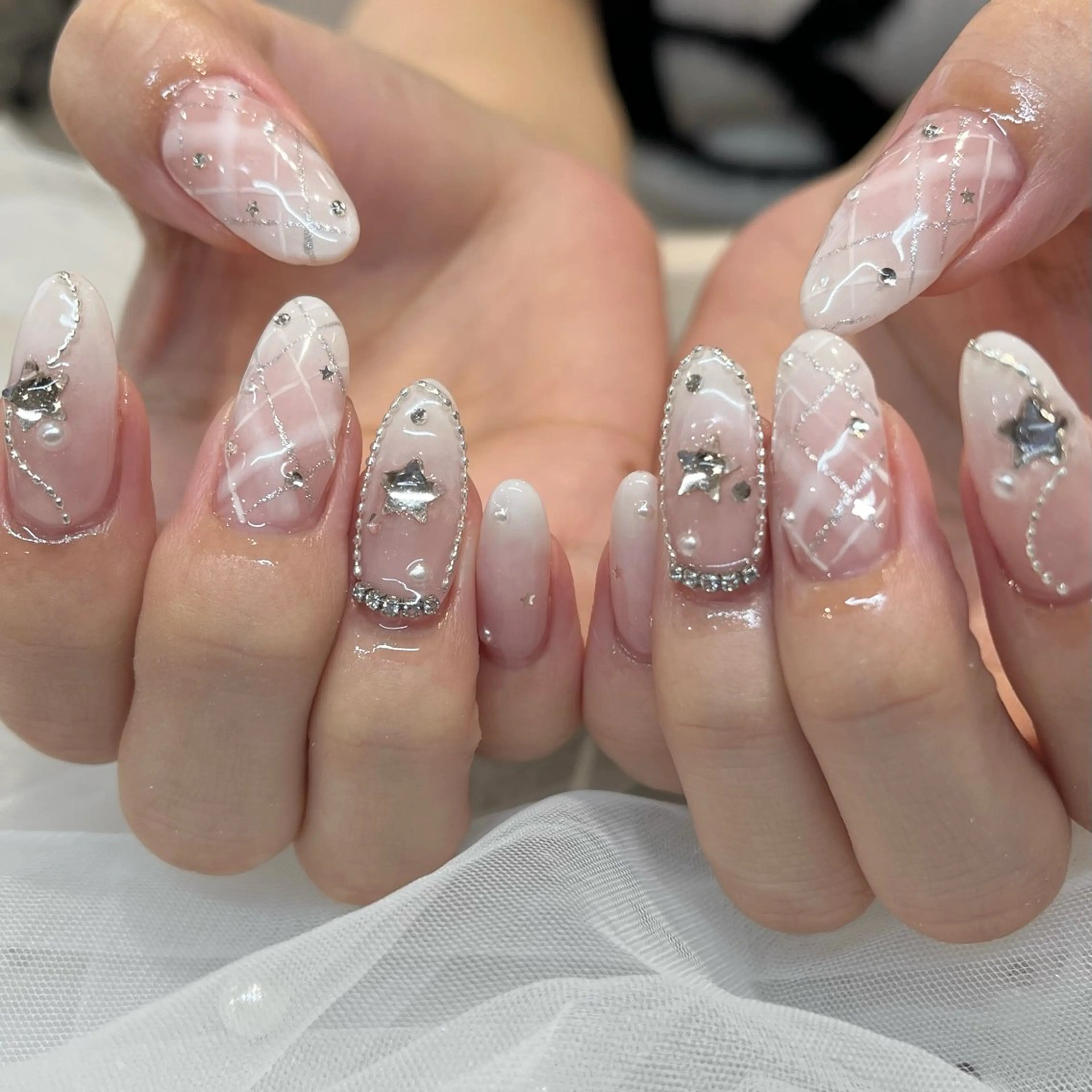 ネイル ハンドネイル 内田 里穂のネイルデザイン