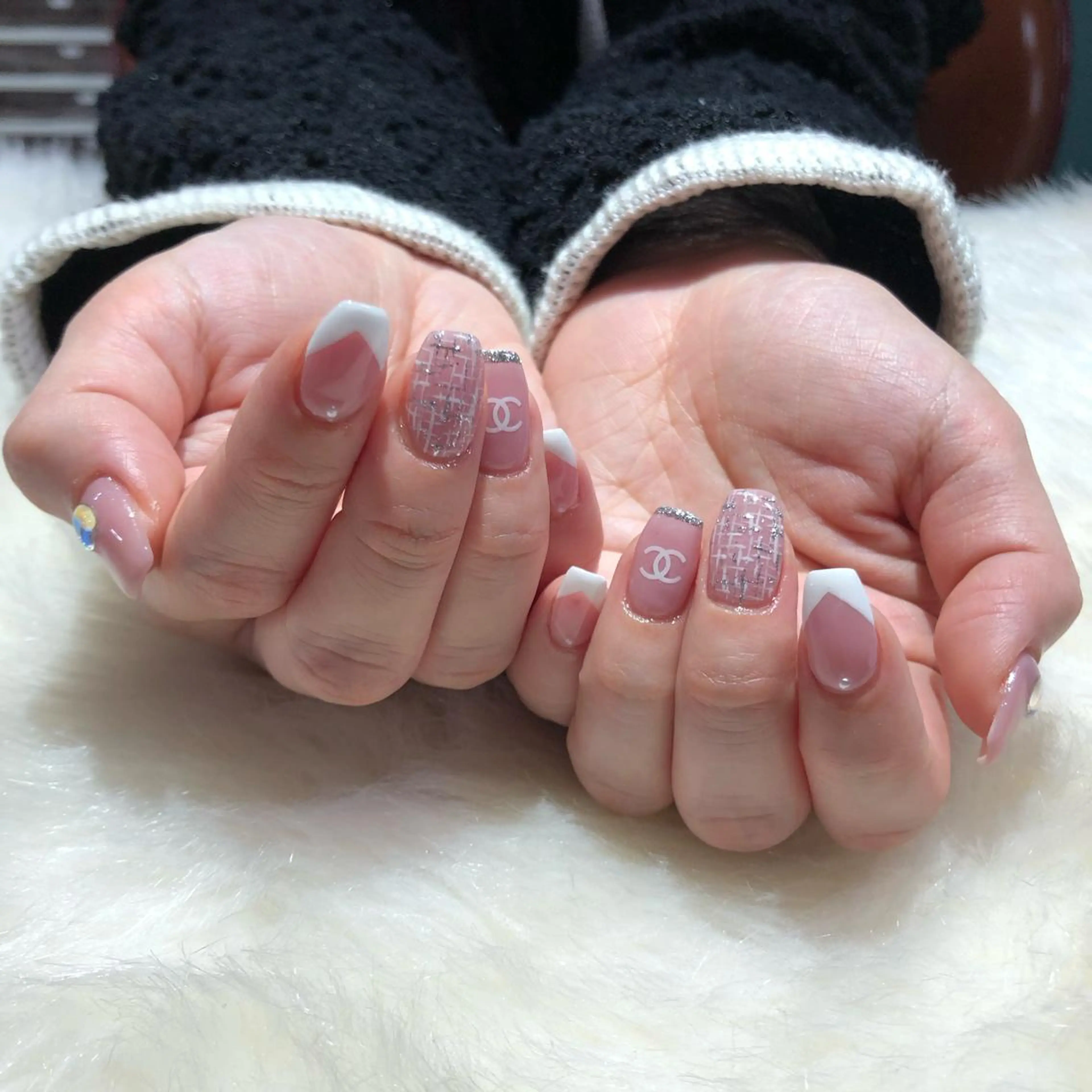 ネイル ハンドネイル フットネイル ハンドケア Nes.Nail所属・Miyagi Asamiのネイルデザイン