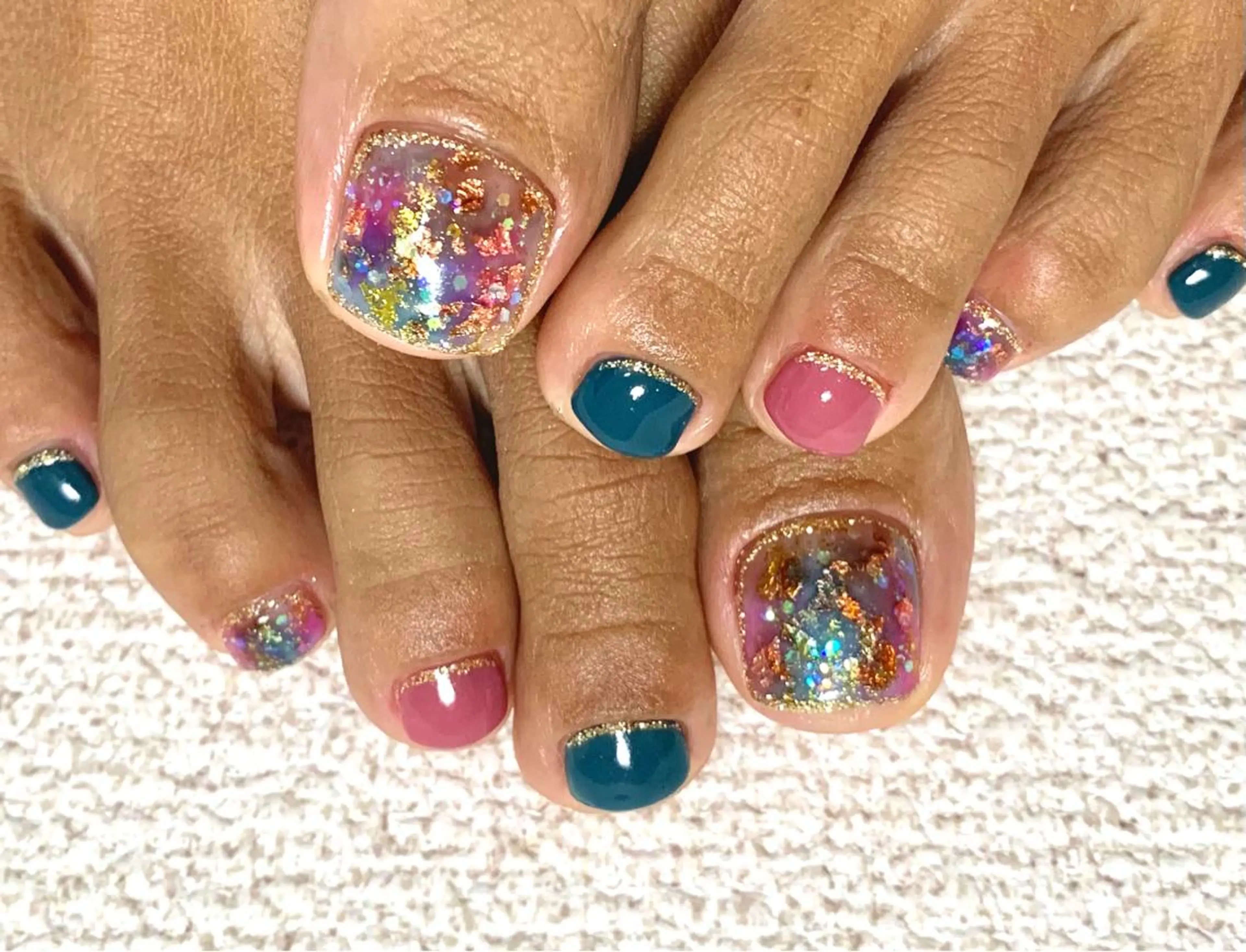 ネイル ラメ(グリッター) フットネイル Nail&Eyelash Amour(アムール)所属・山下 愛のネイルデザイン