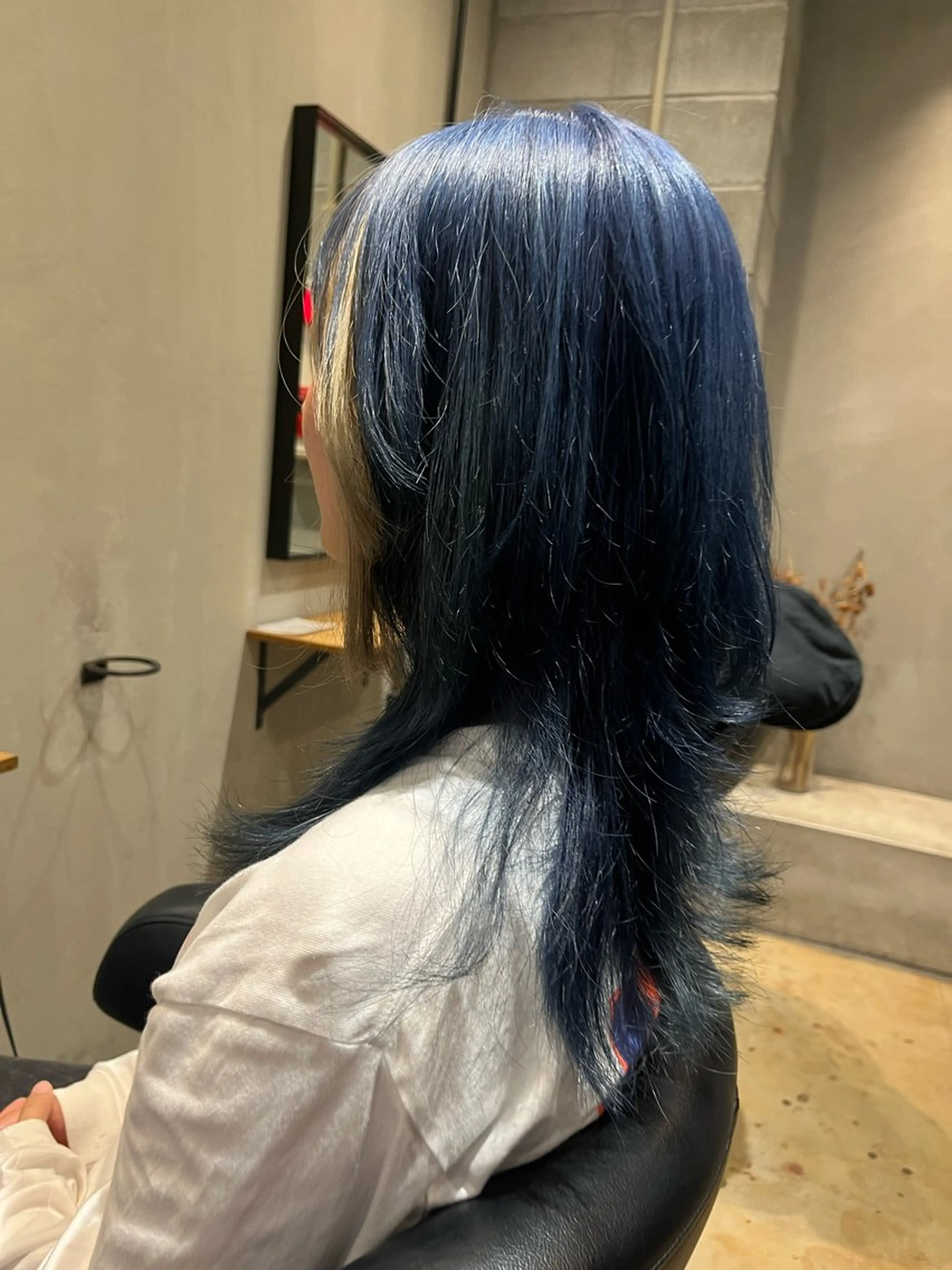 カラー ブリーチ ブルーカラー カット ヘアカラー トリートメント こまつばらみお/レイ ヤー/ダブルカラーのヘアスタイル