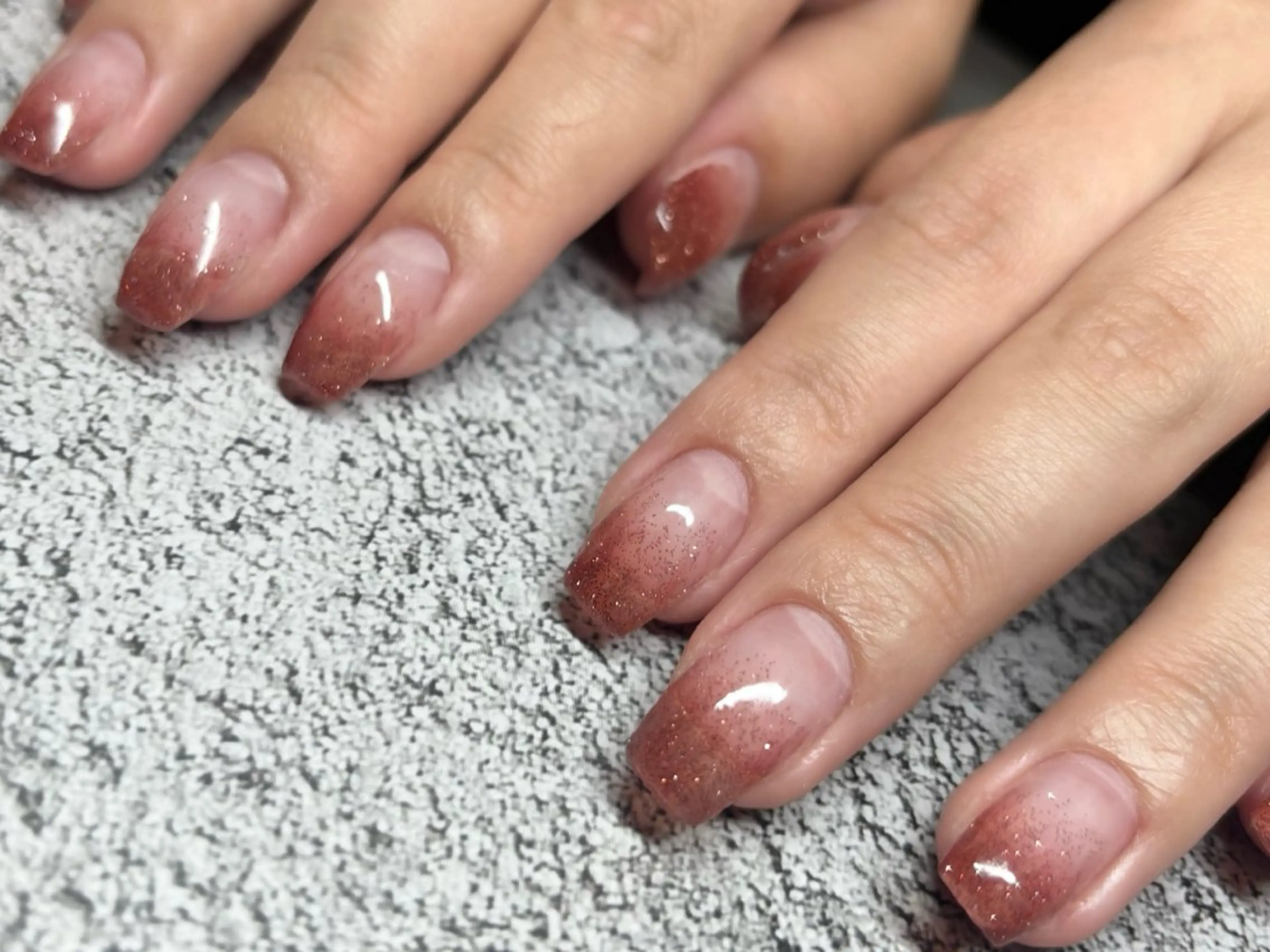 【ハンド💅グラデーション(ラメ変更OK！)】　※甘皮ケア・オフ込みの写真