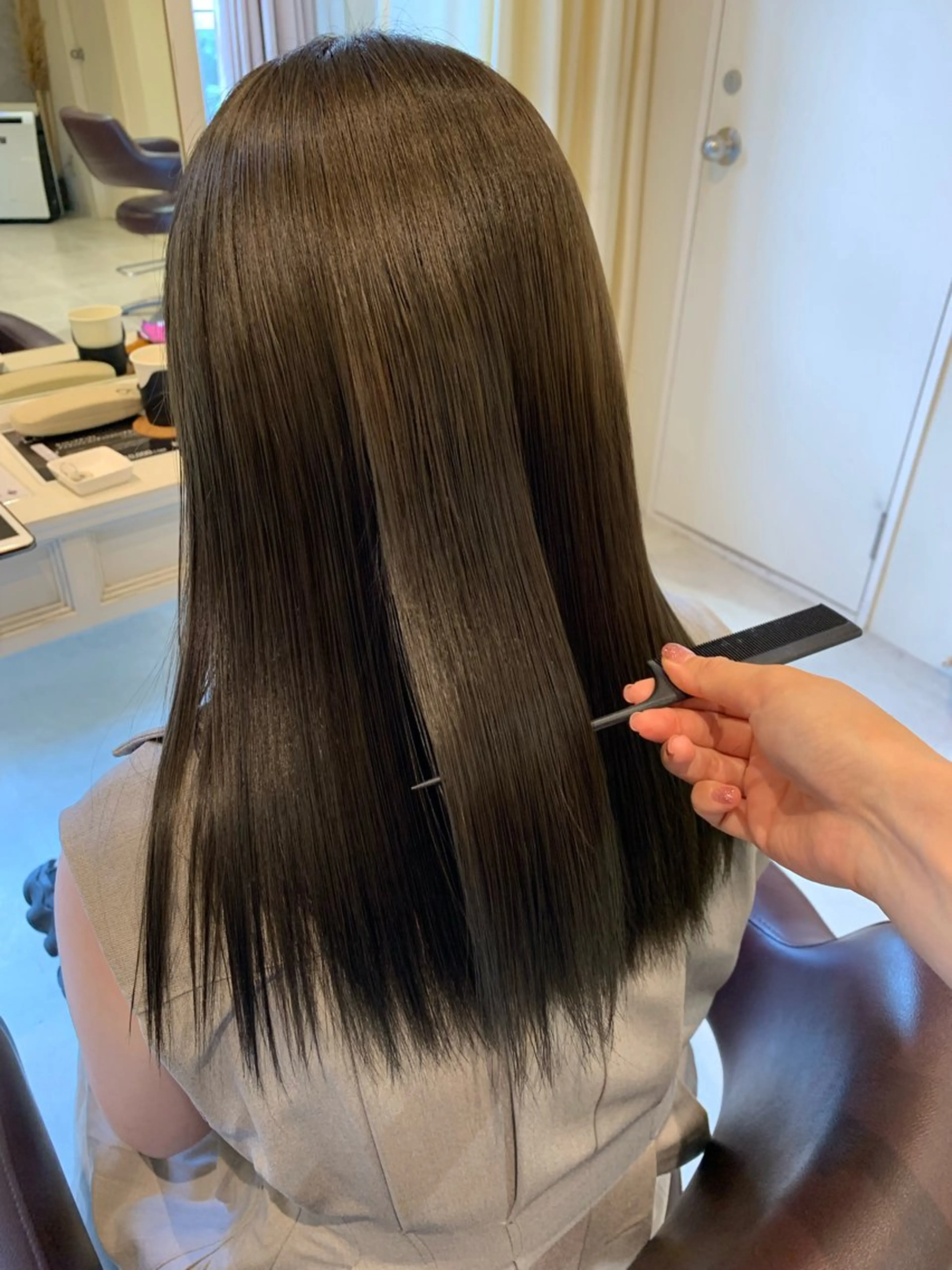 セミロング カラー ベージュカラー 透明感カラー オリーブベージュ カット ヘアカラー トリートメント SALOWIN名古屋栄店所属・Yuuki🌷名古屋 栄 カラー/ボブのヘアスタイル