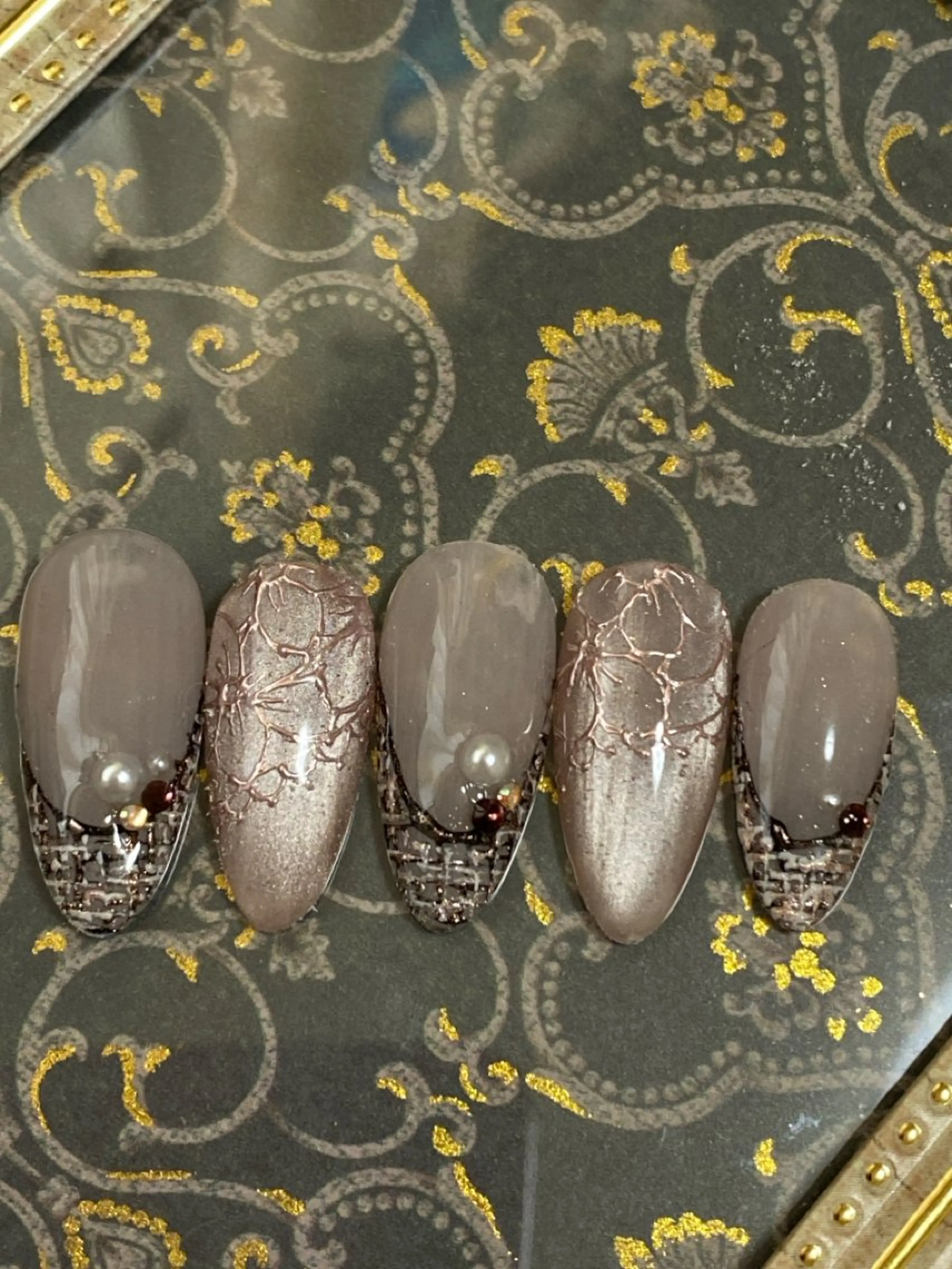 ネイル フラワーネイル レース マグネットネイル ツイードネイル 自宅ネイルサロン ♦️nuance♦️のネイルデザイン