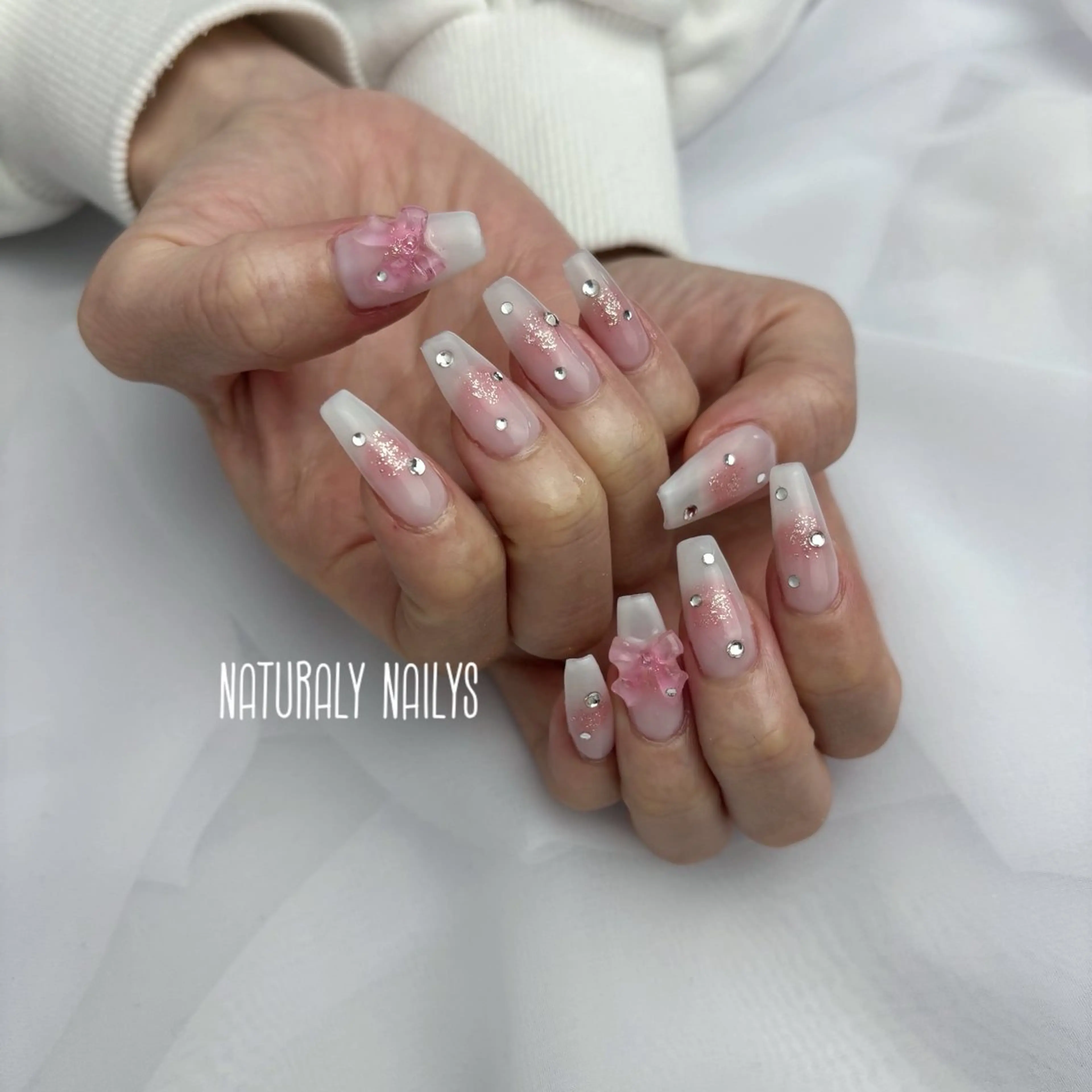 ネイル Naturaly Nailys所属・プライベートサロン rieのネイルデザイン