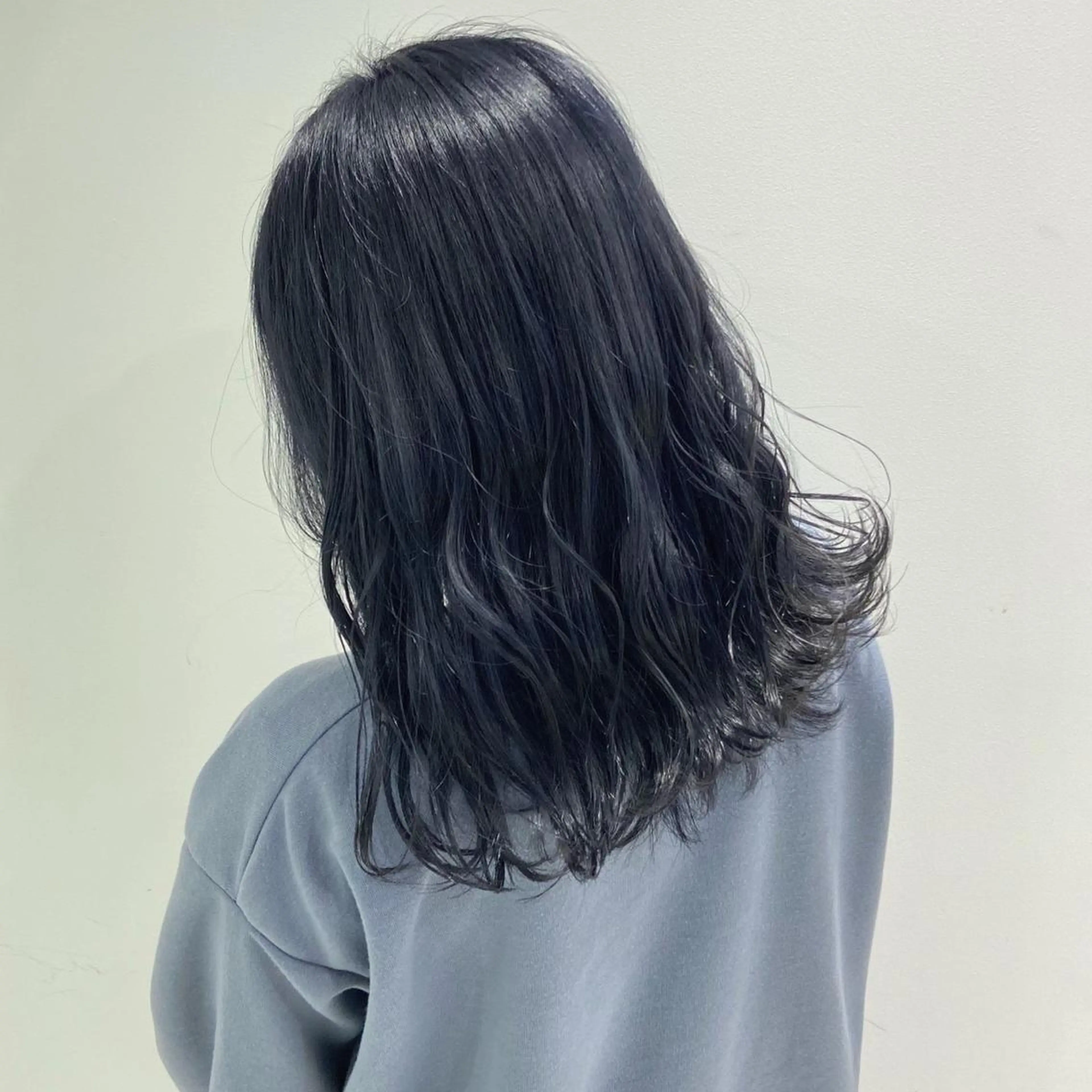 セミロング カラー パーマ ヘアアレンジ メンズ キッズ ネイル マツエク・マツパ 黒髪 ブルーカラー ブルーブラック ブルー Lumo所属・💖横浜ブリーチなし 💖MIHOのヘアスタイル