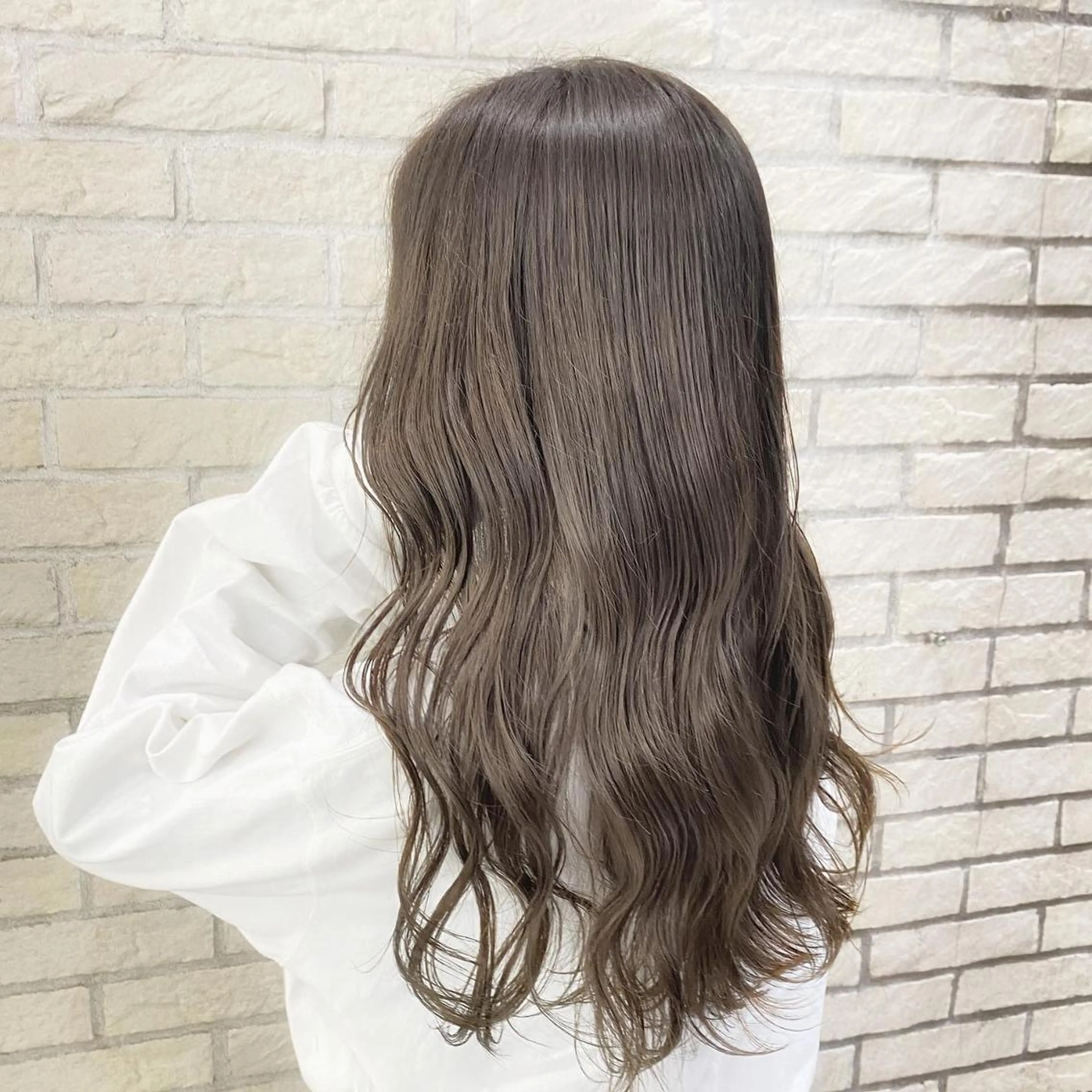 カラー ベージュカラー ブリーチ ブラウンカラー ショコラグレージュ ココアブラウン エリアマネージャー 復活の大澤竜馬のヘアスタイル