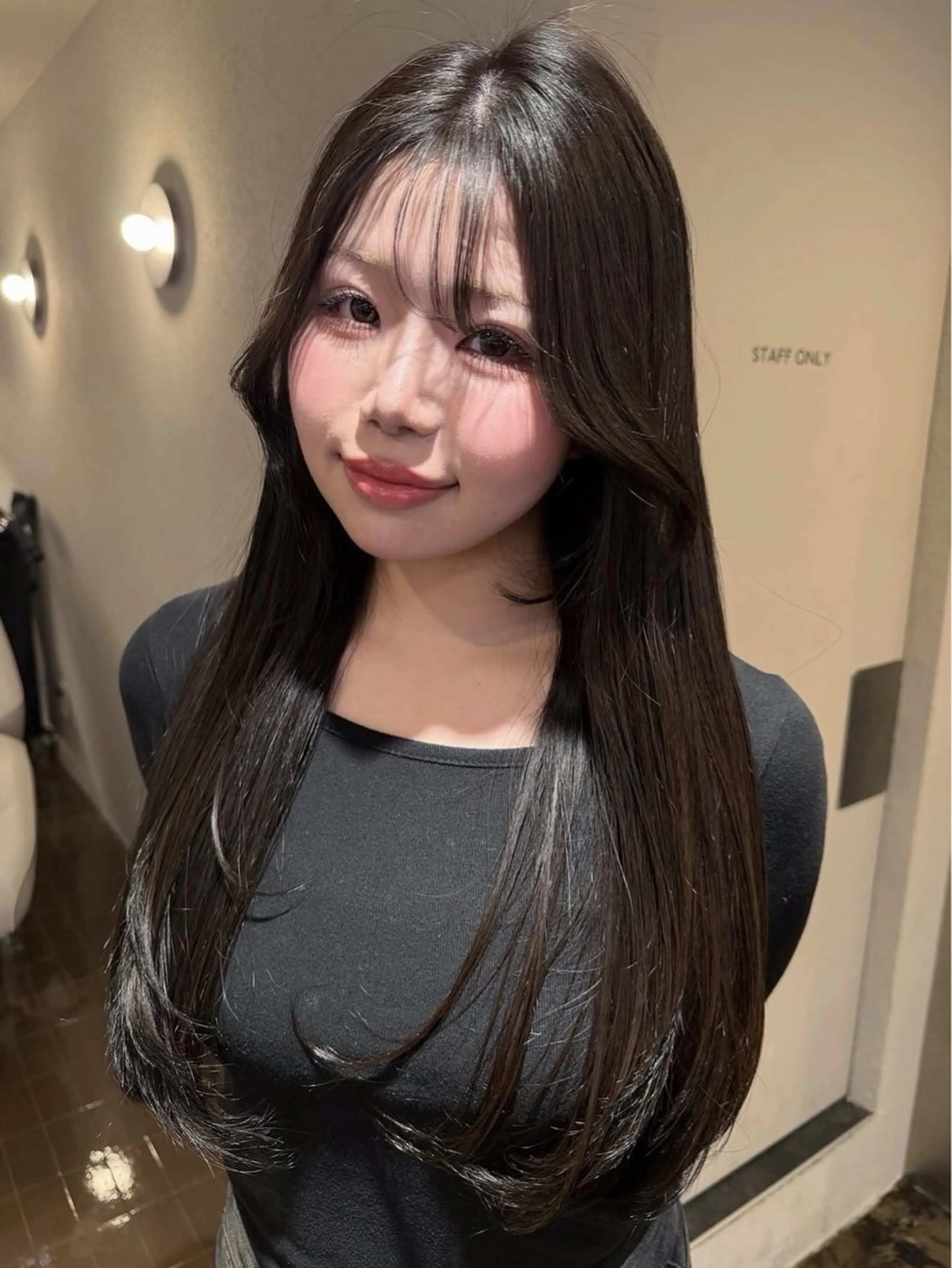 ロング 顔周りカット サイドバング YAMADA KOKOROのヘアスタイル