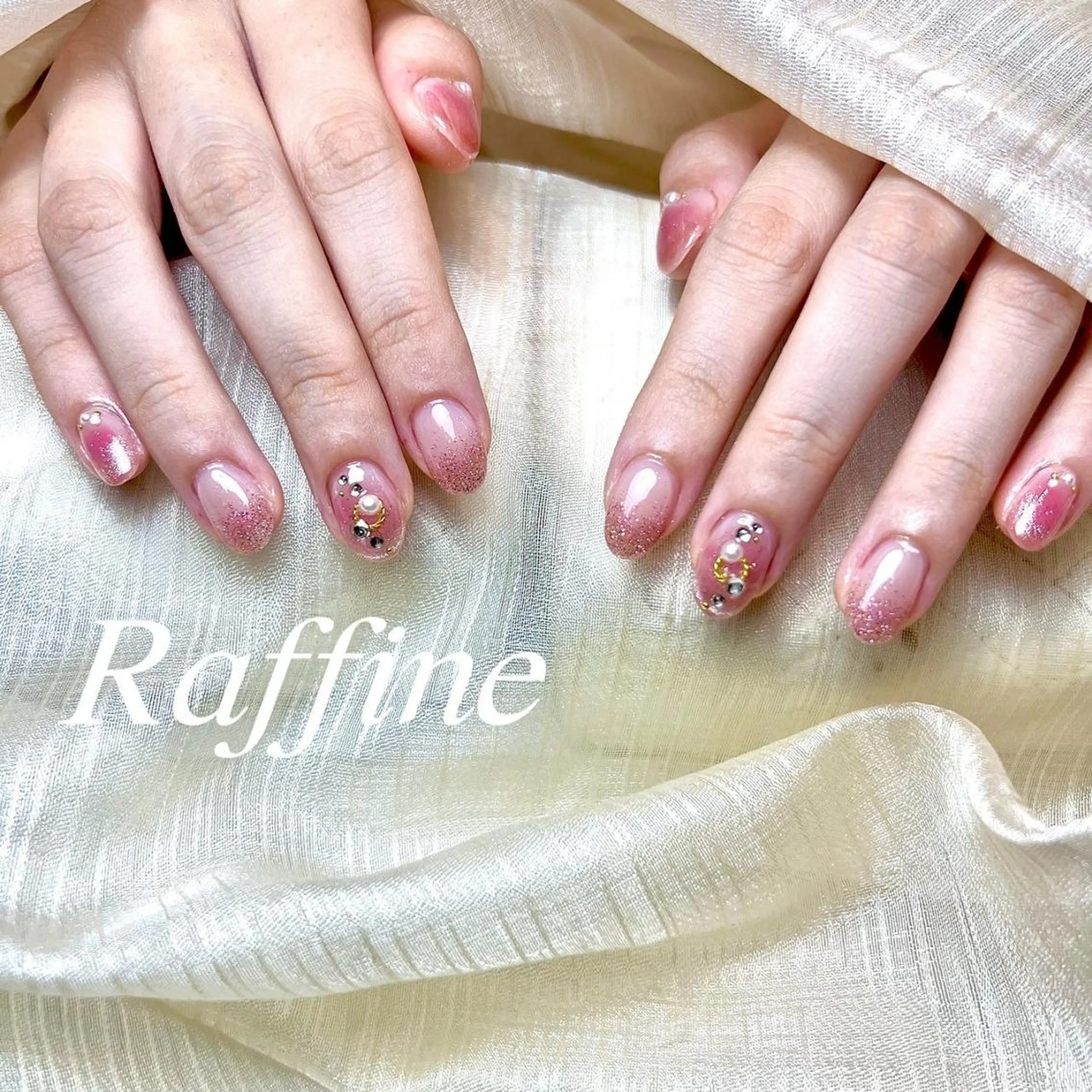 ネイル RAFFINE 月🦋🩵のネイルデザイン